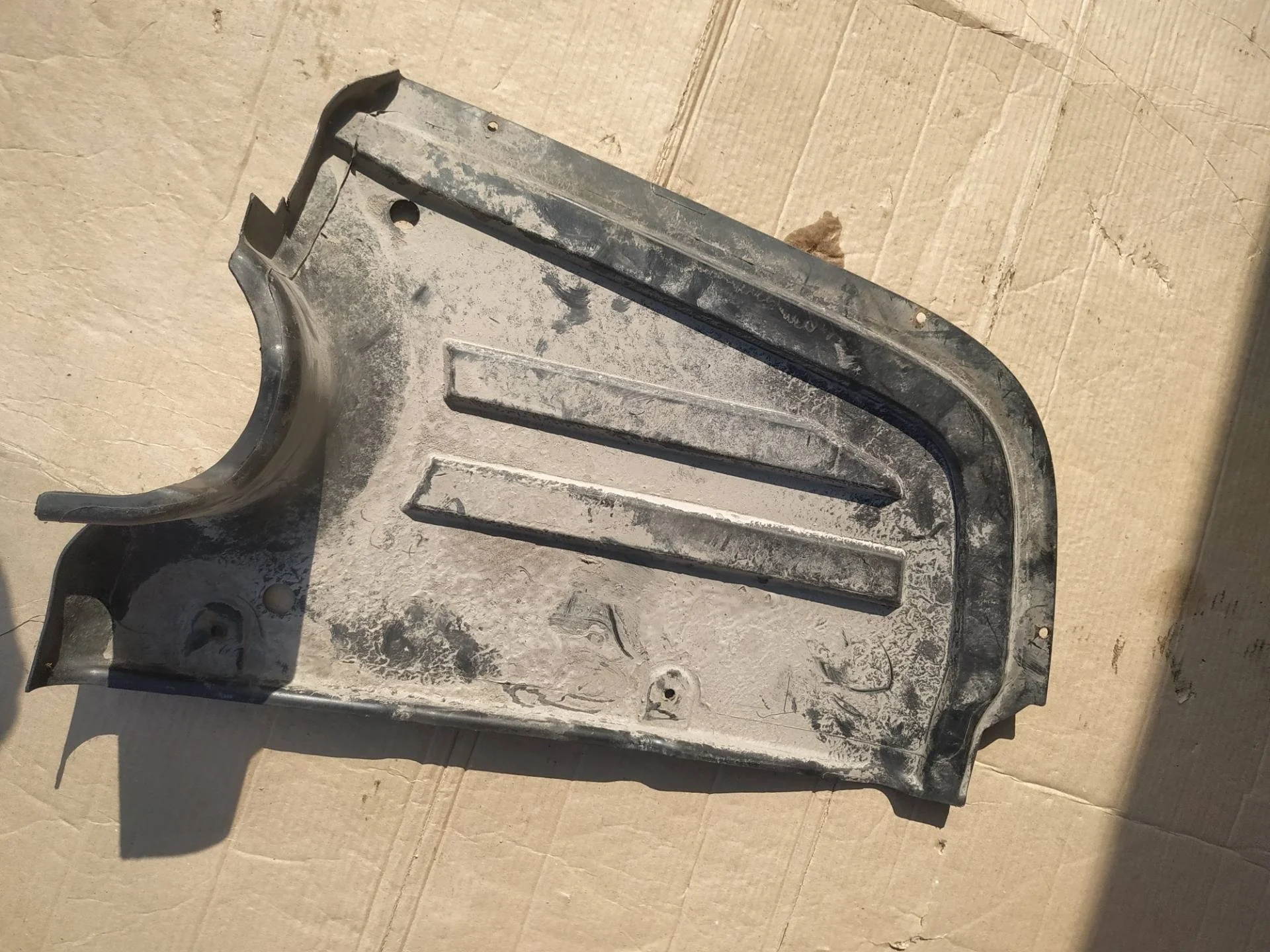 Пыльник кузова Volkswagen Passat B6