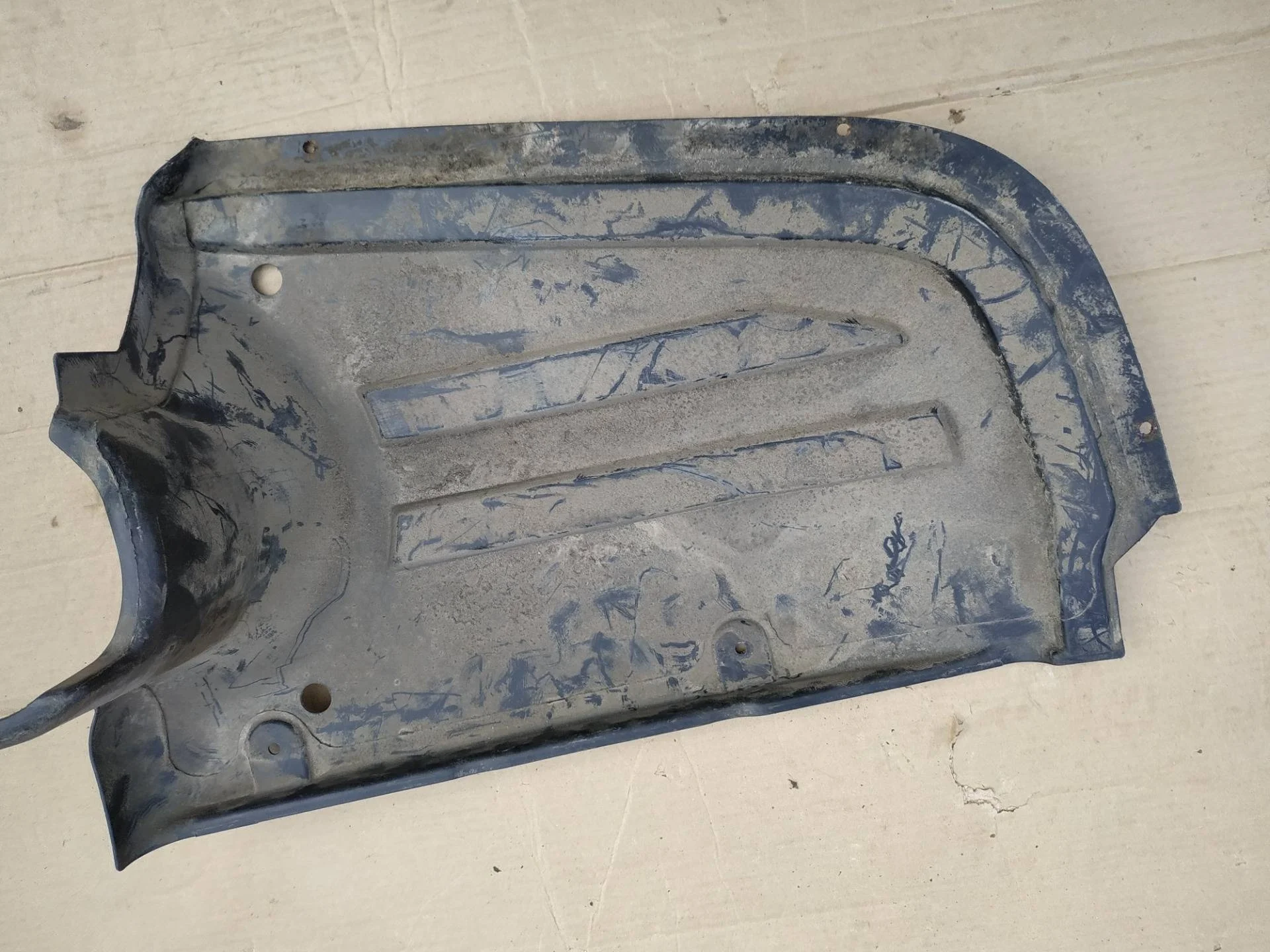 Пыльник кузова Volkswagen Passat B6