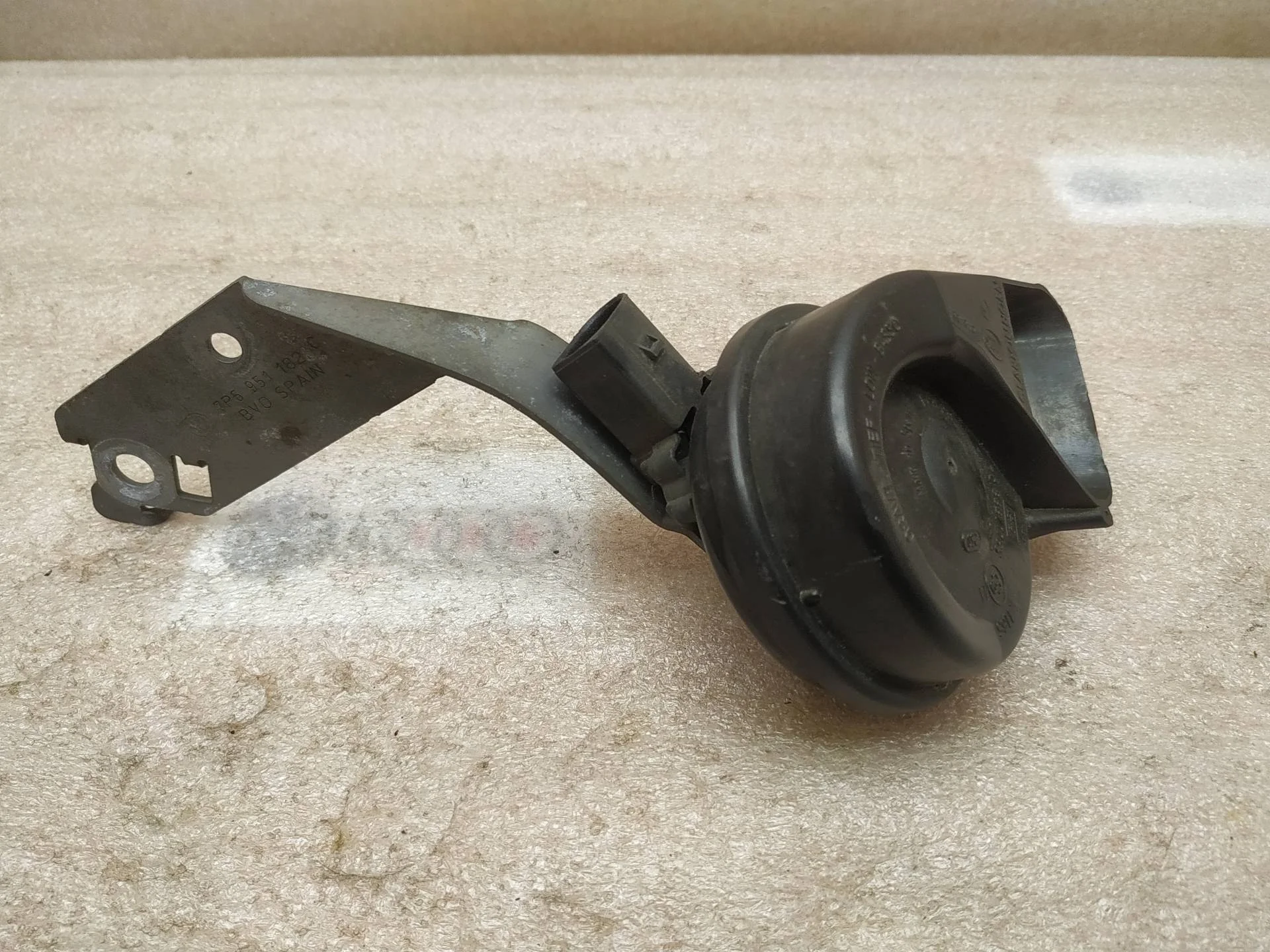 сигнал звуковой Volkswagen Touareg 2 7P6 2011