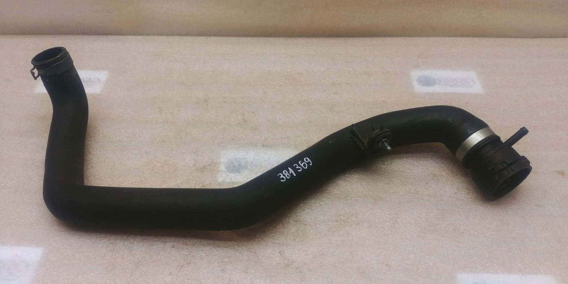 патрубок охлаждения Volkswagen Touareg 2 7P6 2012