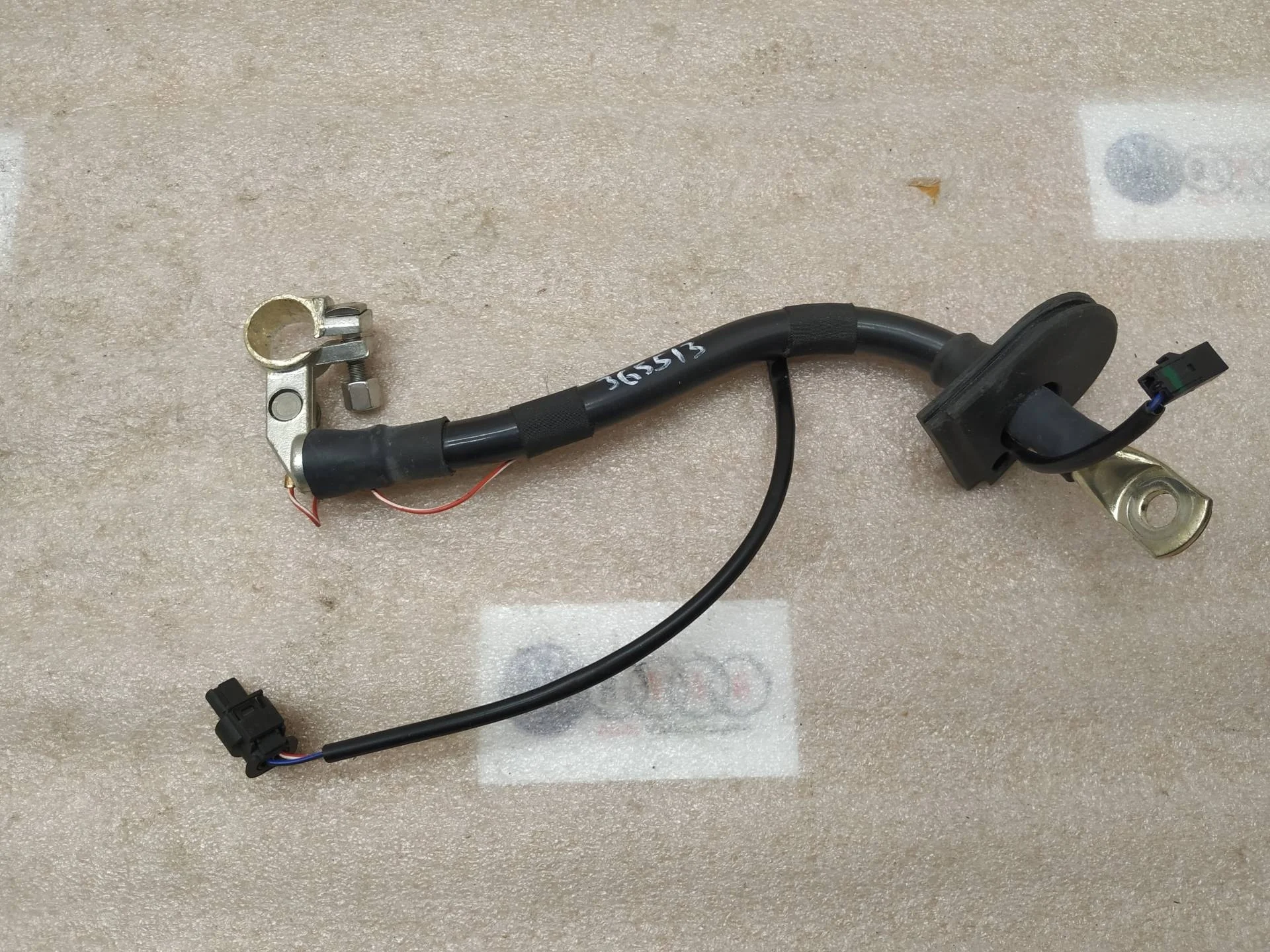 клемма аккумулятора плюс Volkswagen Touareg 2 7P6 2011