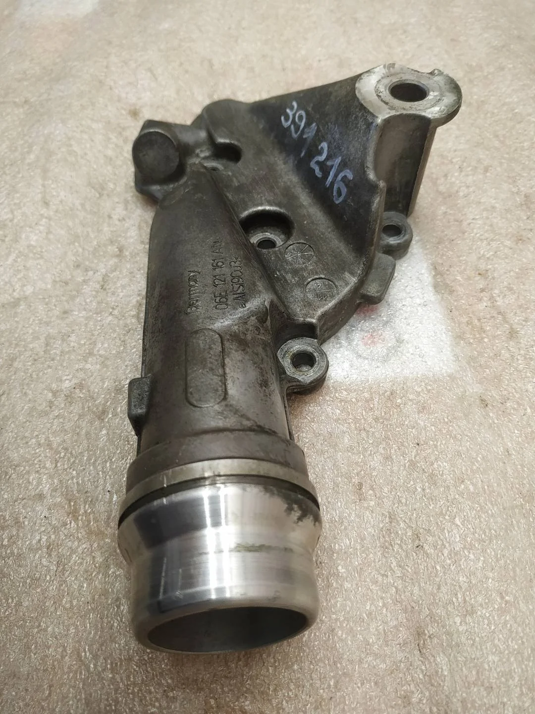 корпус термостата Volkswagen Touareg 2 7P6 2011