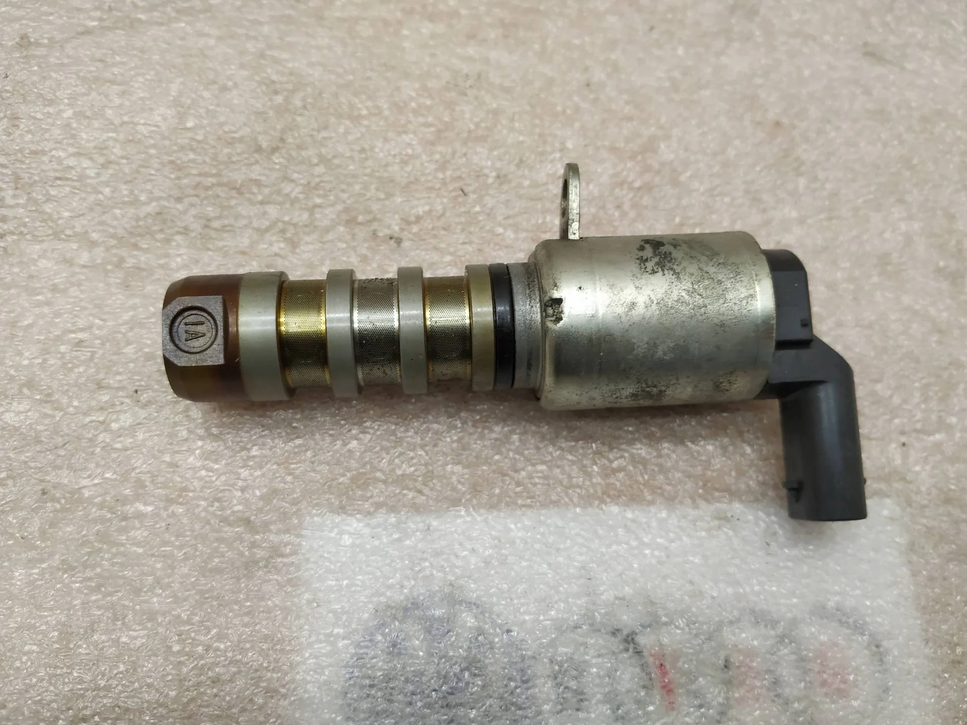 клапан фазорегулятора Volkswagen Touareg 2 7P6 2011