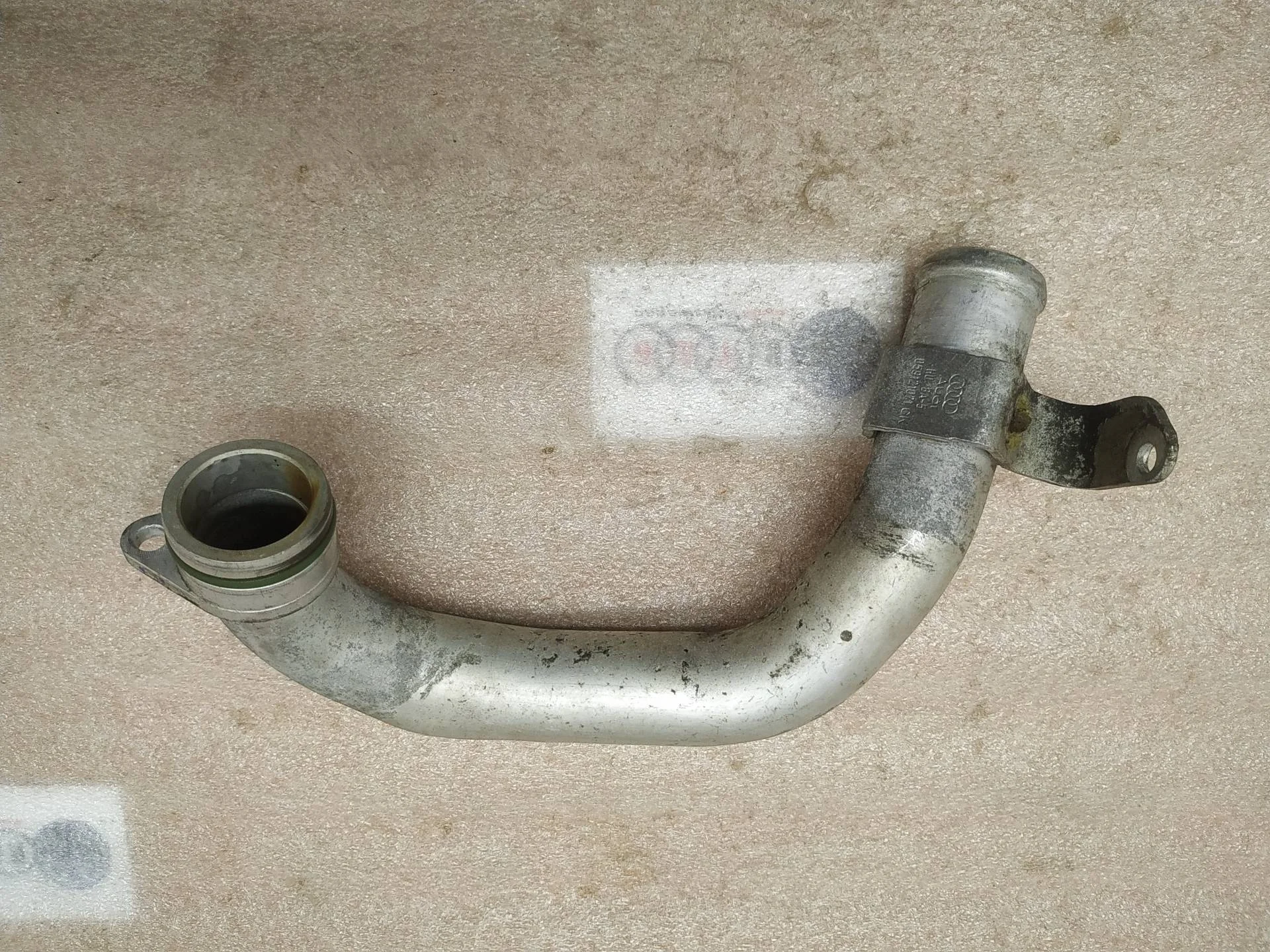 трубка охлаждающей жидкости металлическая Volkswagen Touareg 2 7P6 2011