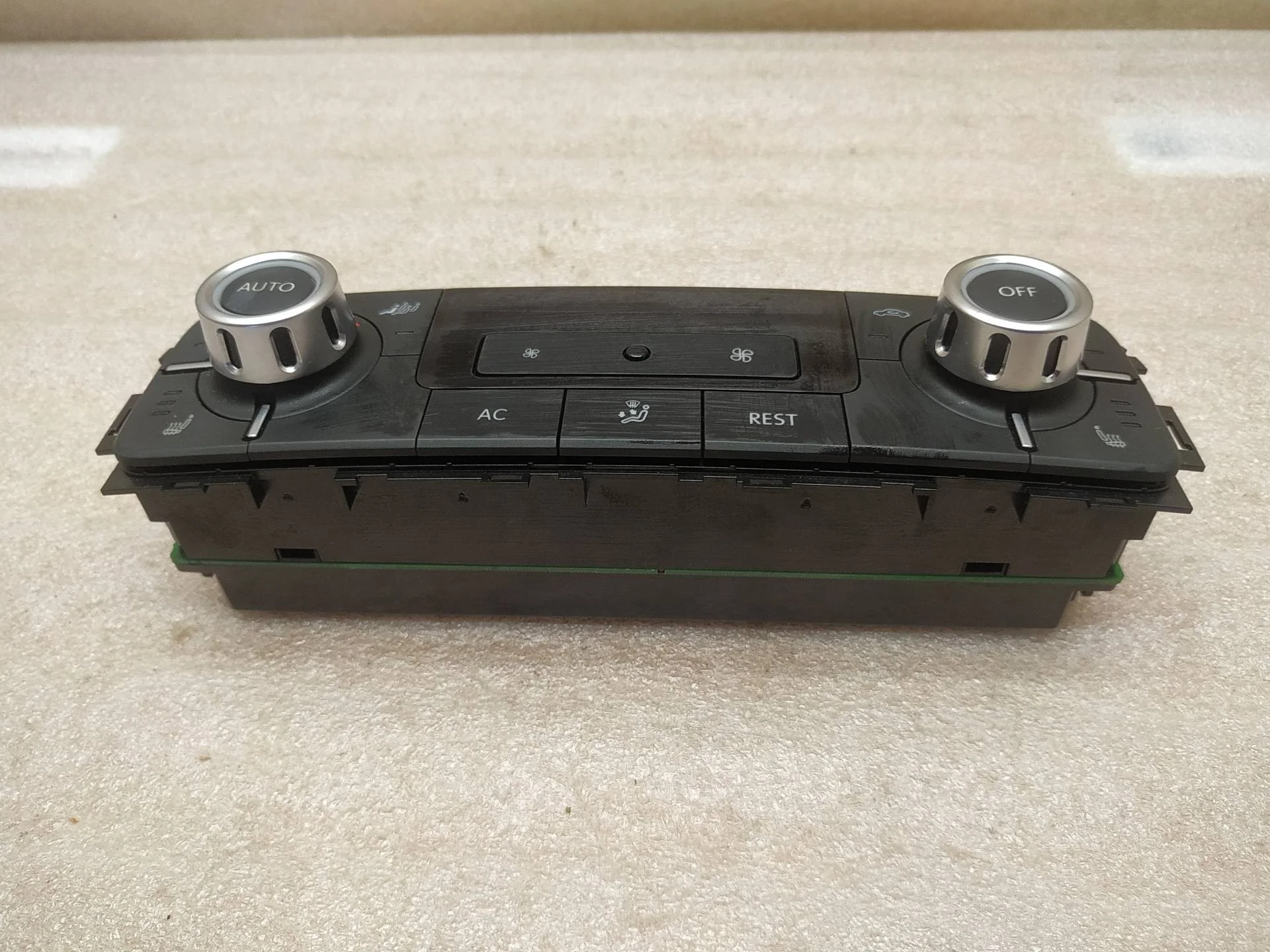 блок управления печки/климат-контроля Volkswagen Touareg 2 7P6 2011