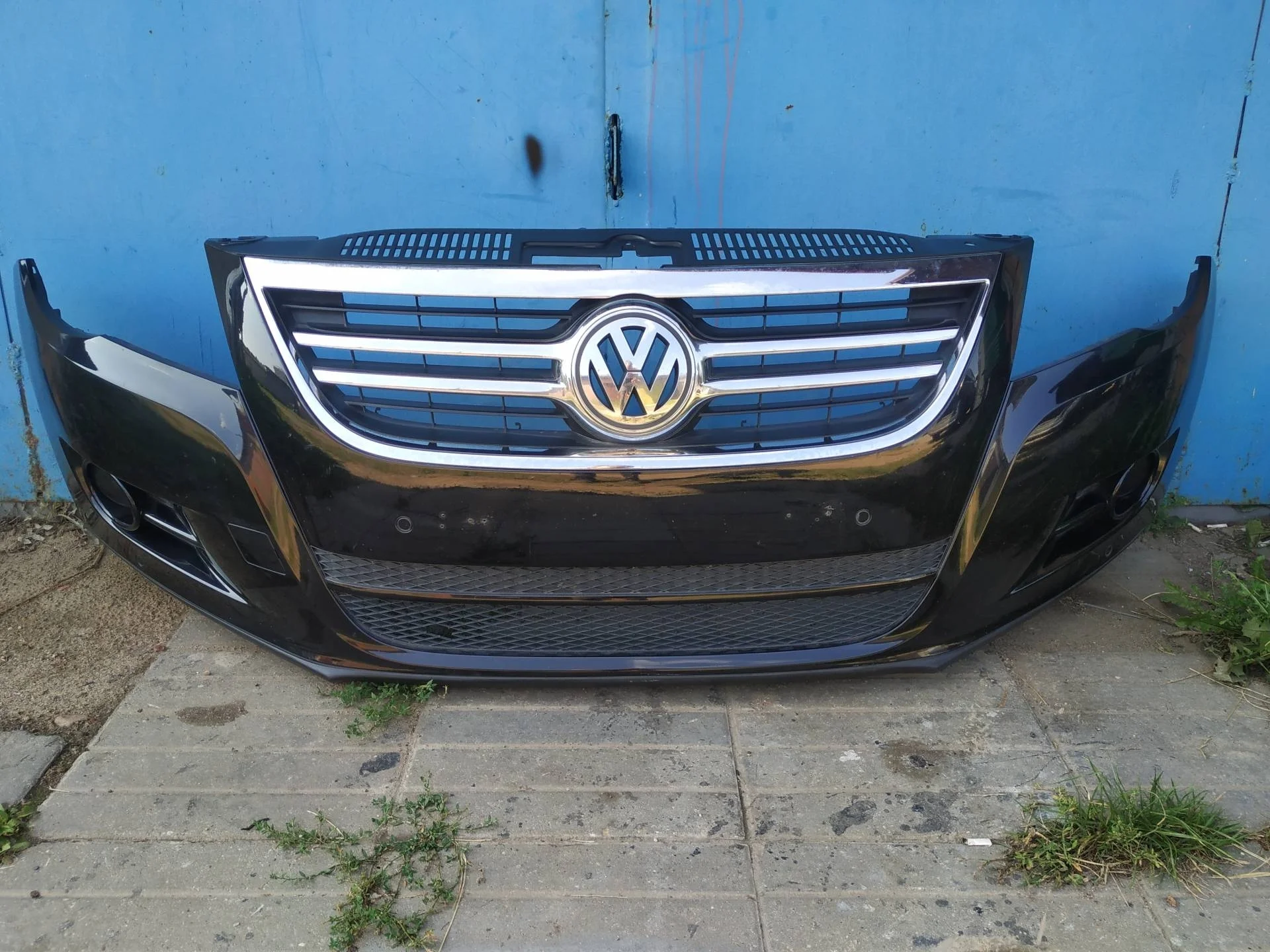 бампер передний Volkswagen Tiguan  2011