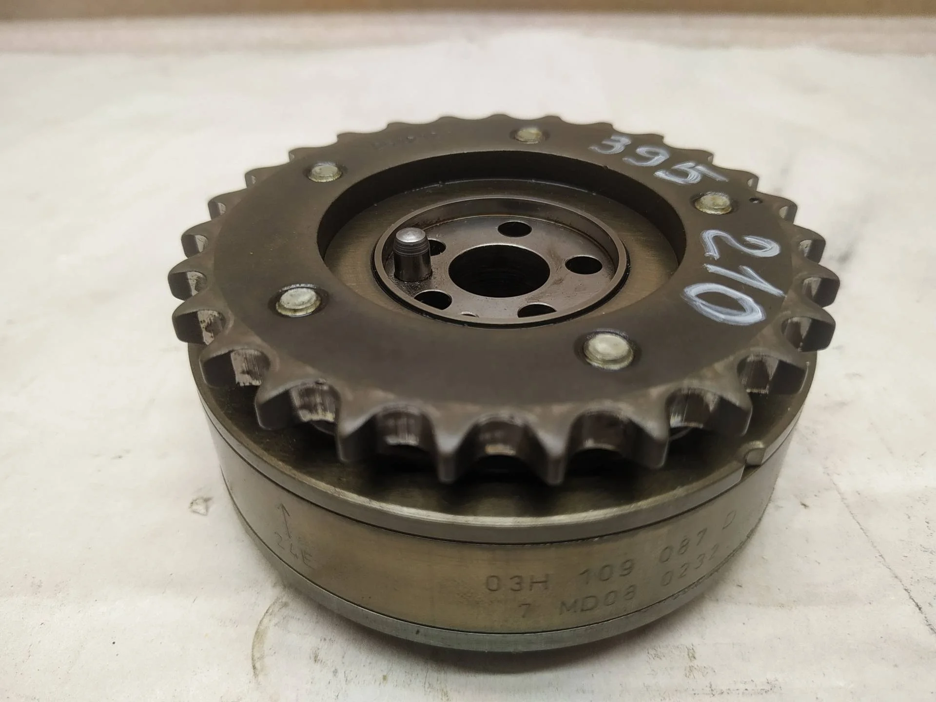 шестерня изменения фаз грм Volkswagen Touareg 2 7P6 2013