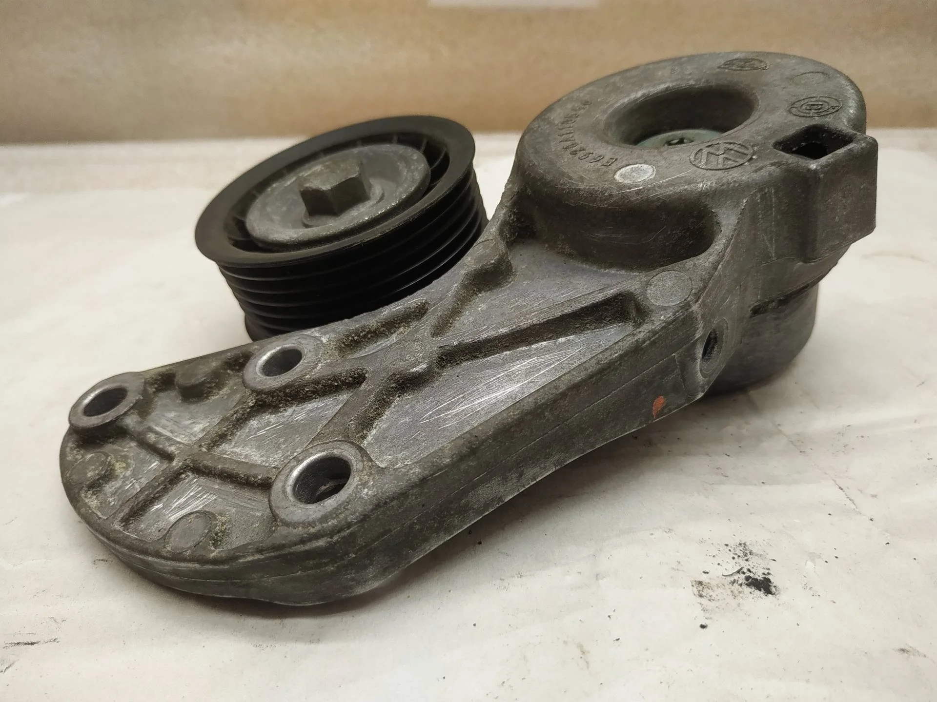 Натяжной механизм Volkswagen Touareg 2 7P6 2013