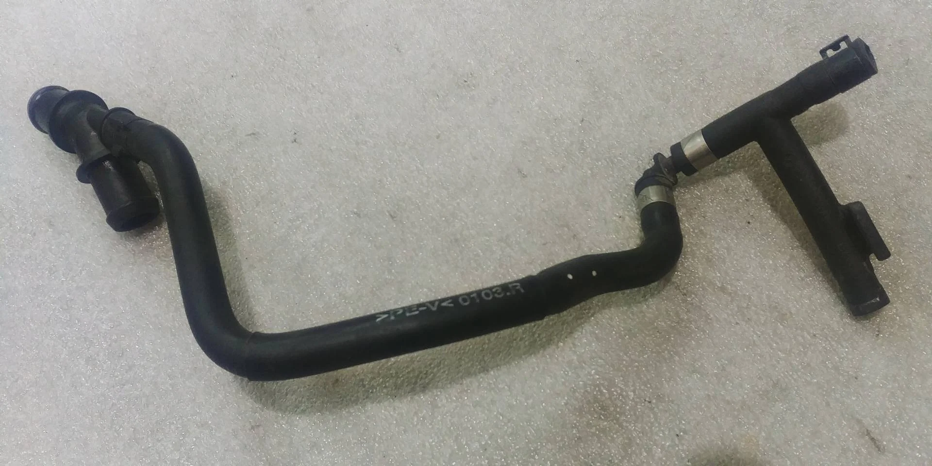 фланец (тройник) системы охлаждения Volkswagen Touareg 2 7P6 2013