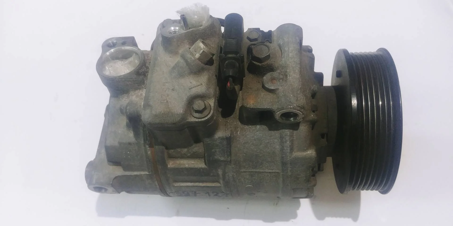 компрессор кондиционера Volkswagen Touareg 2 7P6 2011