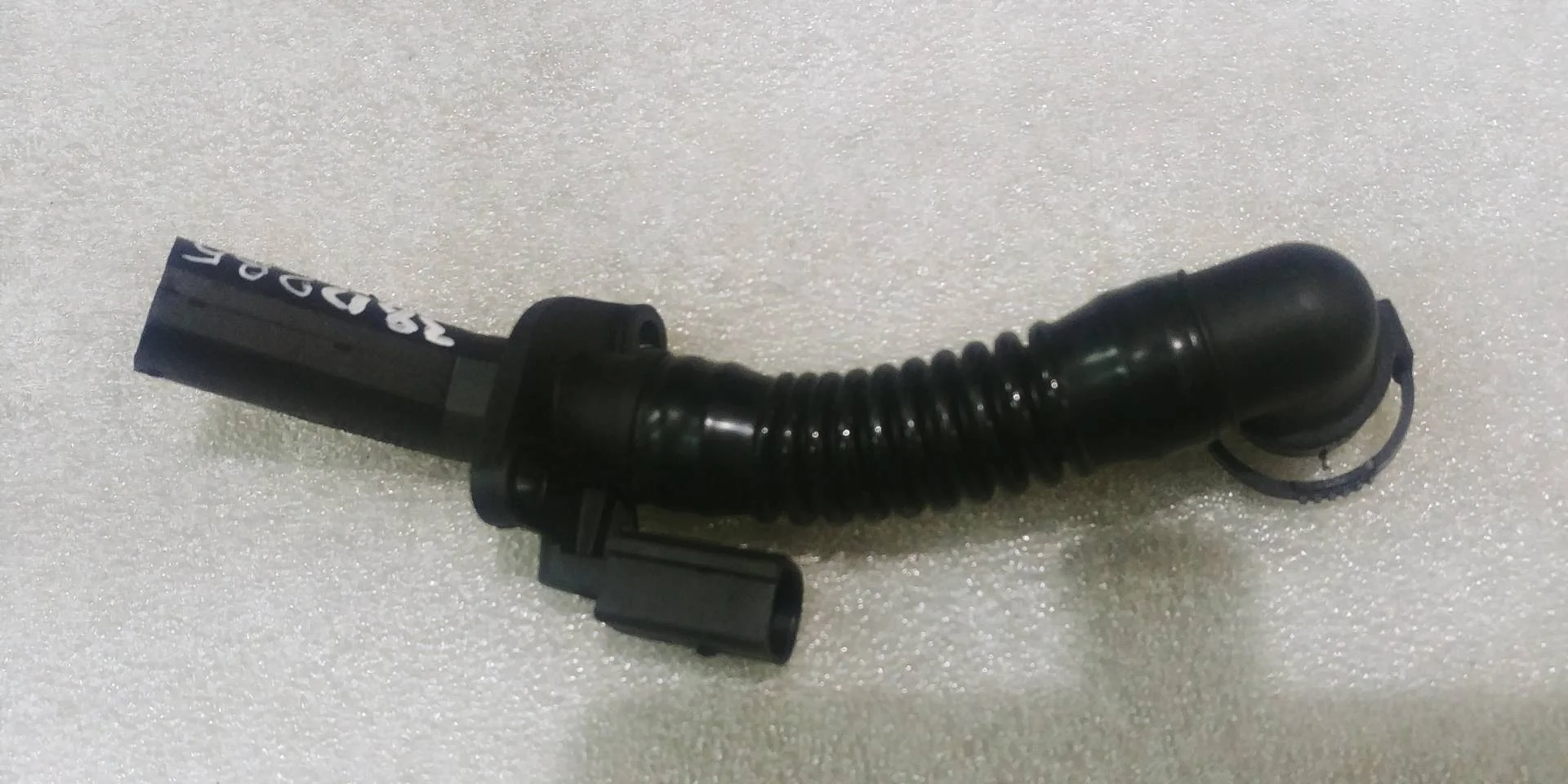 патрубок (трубопровод, шланг) Volkswagen Touareg 2 7P6 2016