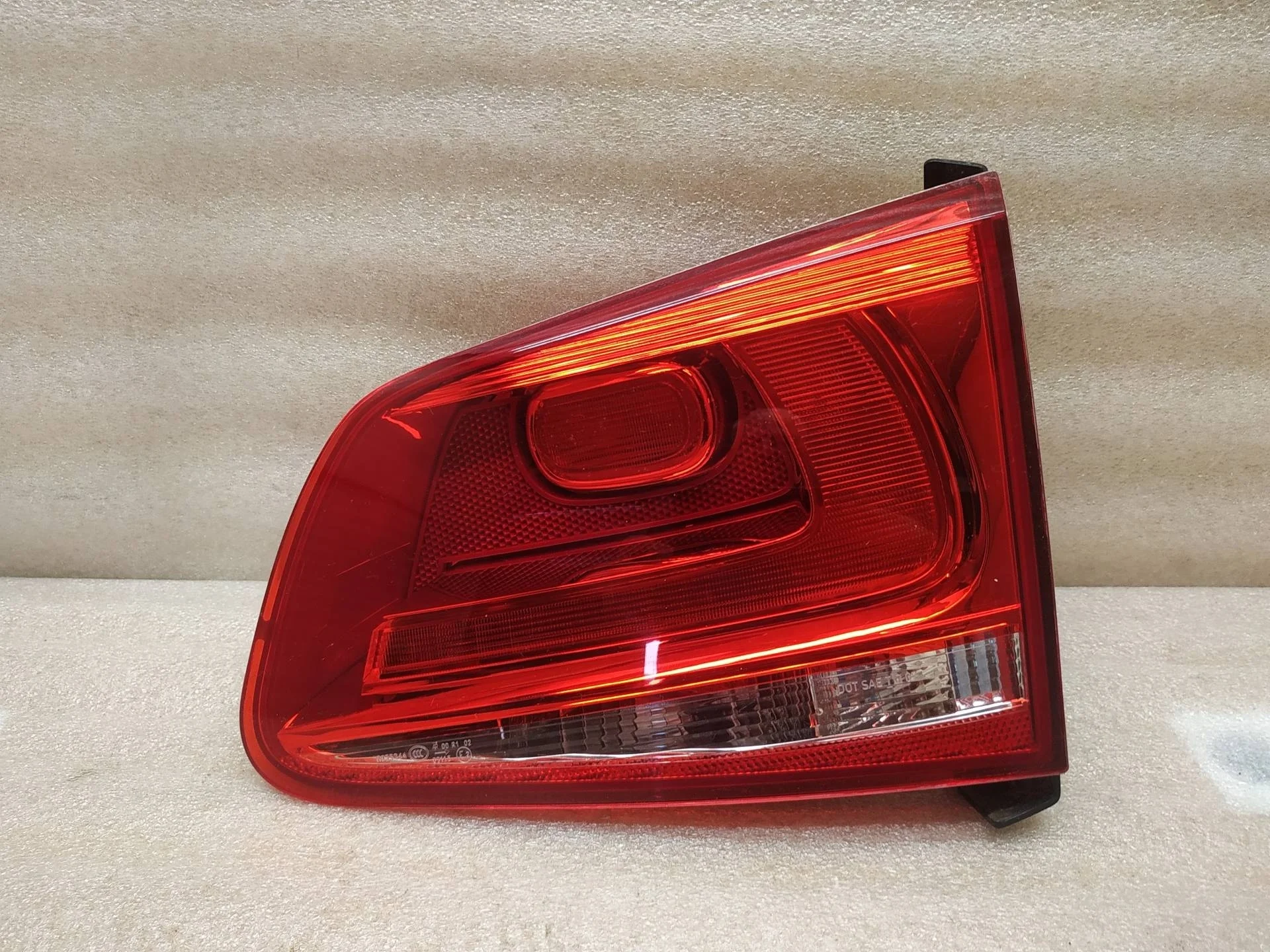 фонарь задний правый Volkswagen Touareg 2 7P6 2012