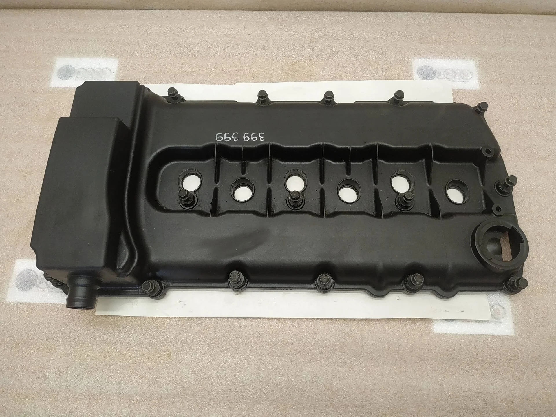 клапанная крышка Volkswagen Touareg 2 7P6 2011