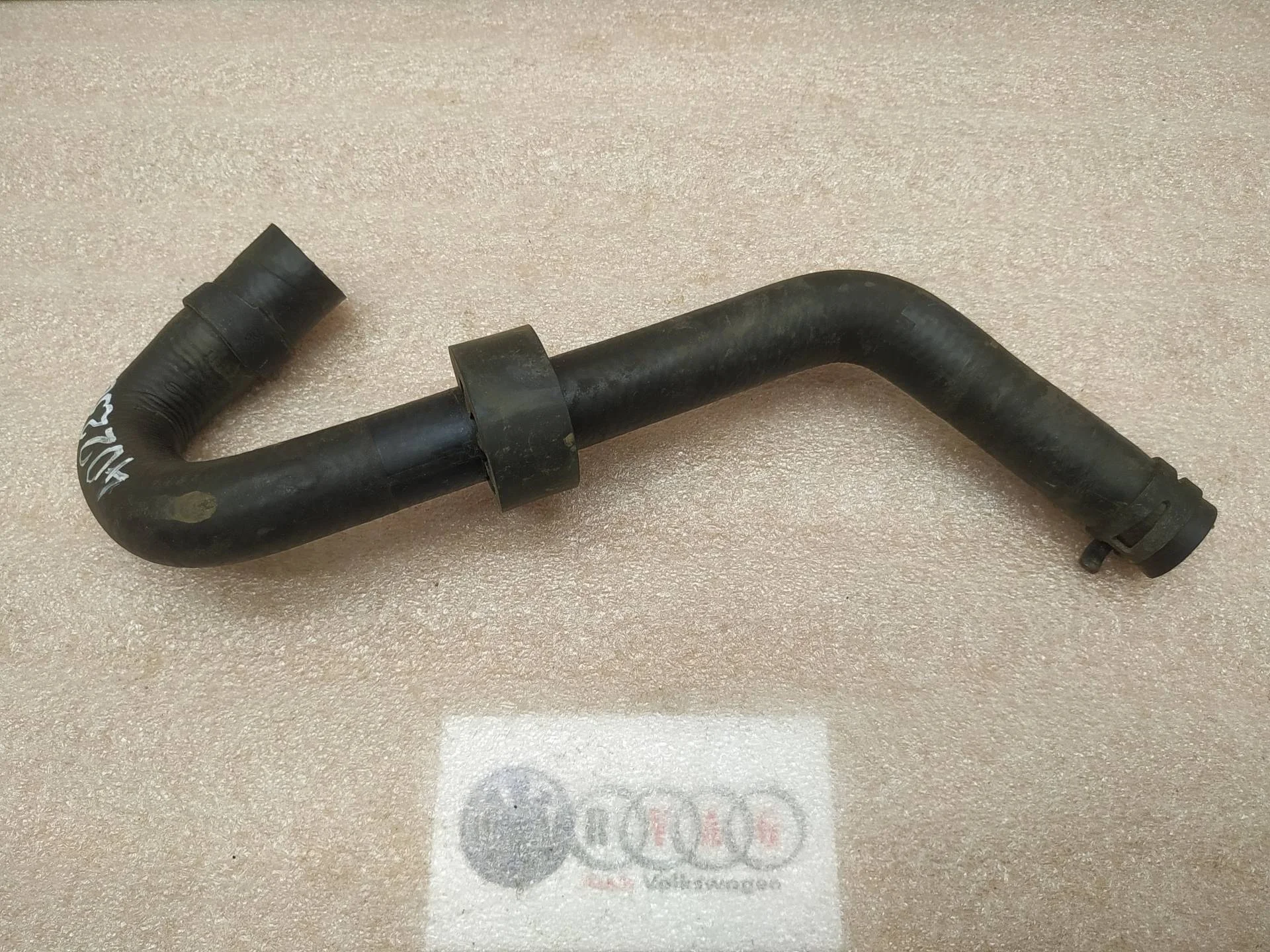 патрубок термостата Volkswagen Touareg 2 7P6 2011