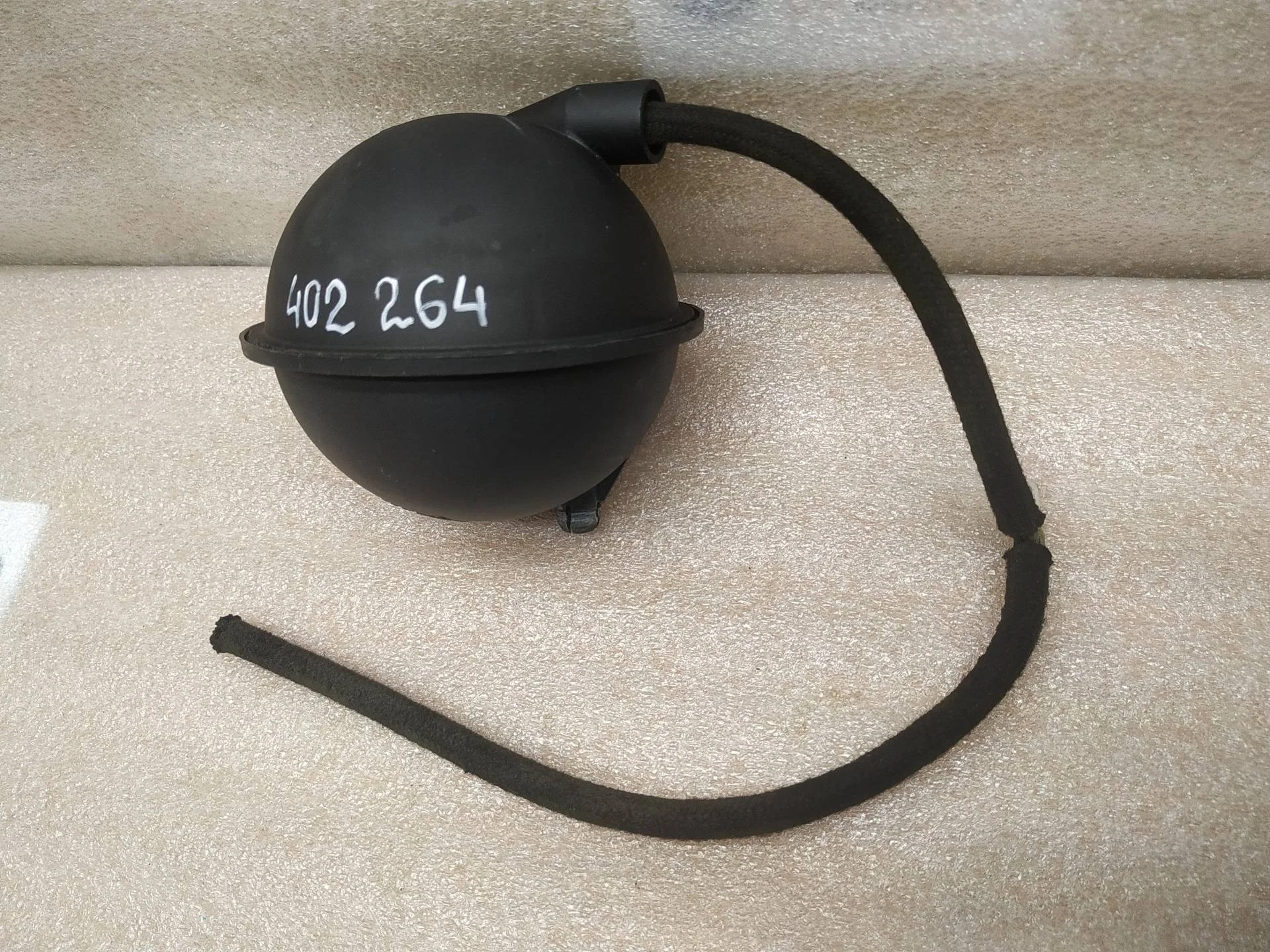 ресивер пневмоподвески Volkswagen Touareg 2 7P6 2011