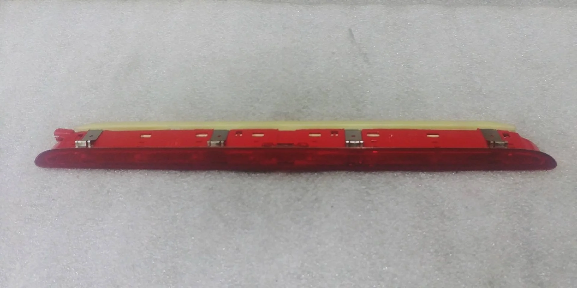 фонарь крышки багажника Volkswagen Touareg 2 7P6 2011