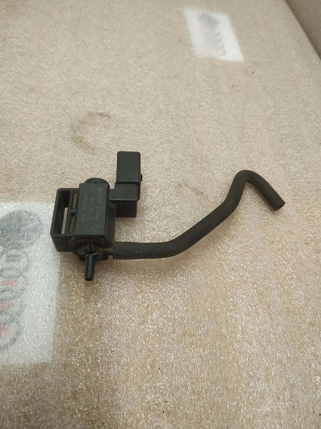 электромагнитный клапан Volkswagen Touareg 2 7P6 2011