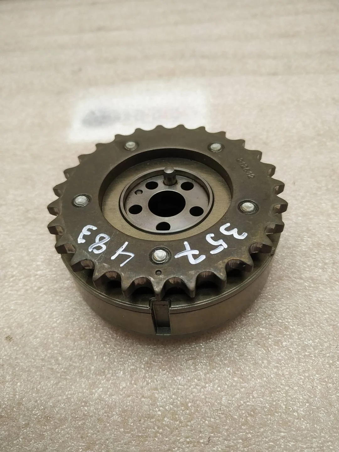 шестерня изменения фаз грм Volkswagen Touareg 2 7P6 2013