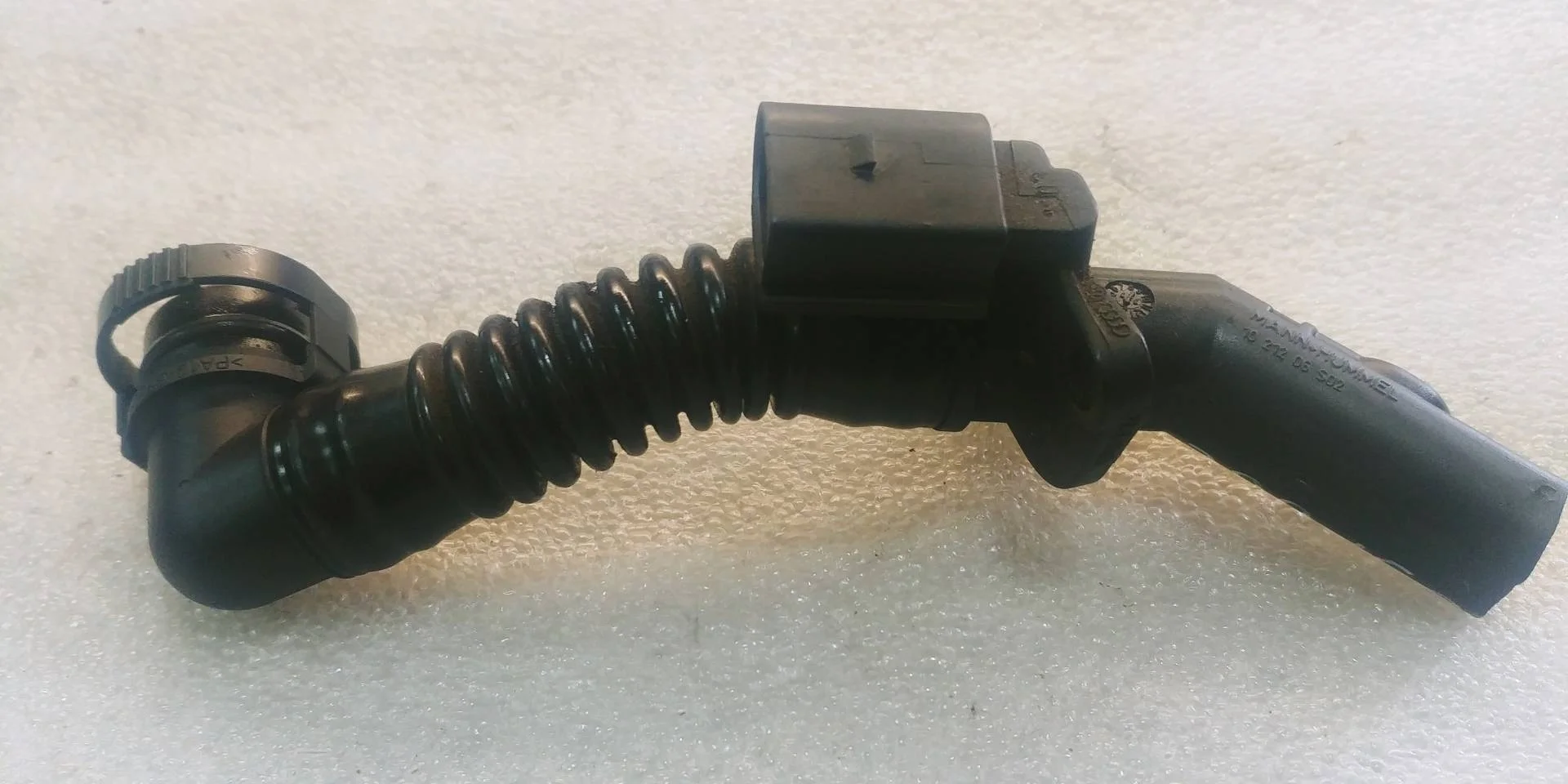 патрубок (трубопровод, шланг) Volkswagen Touareg 2 7P6 2011