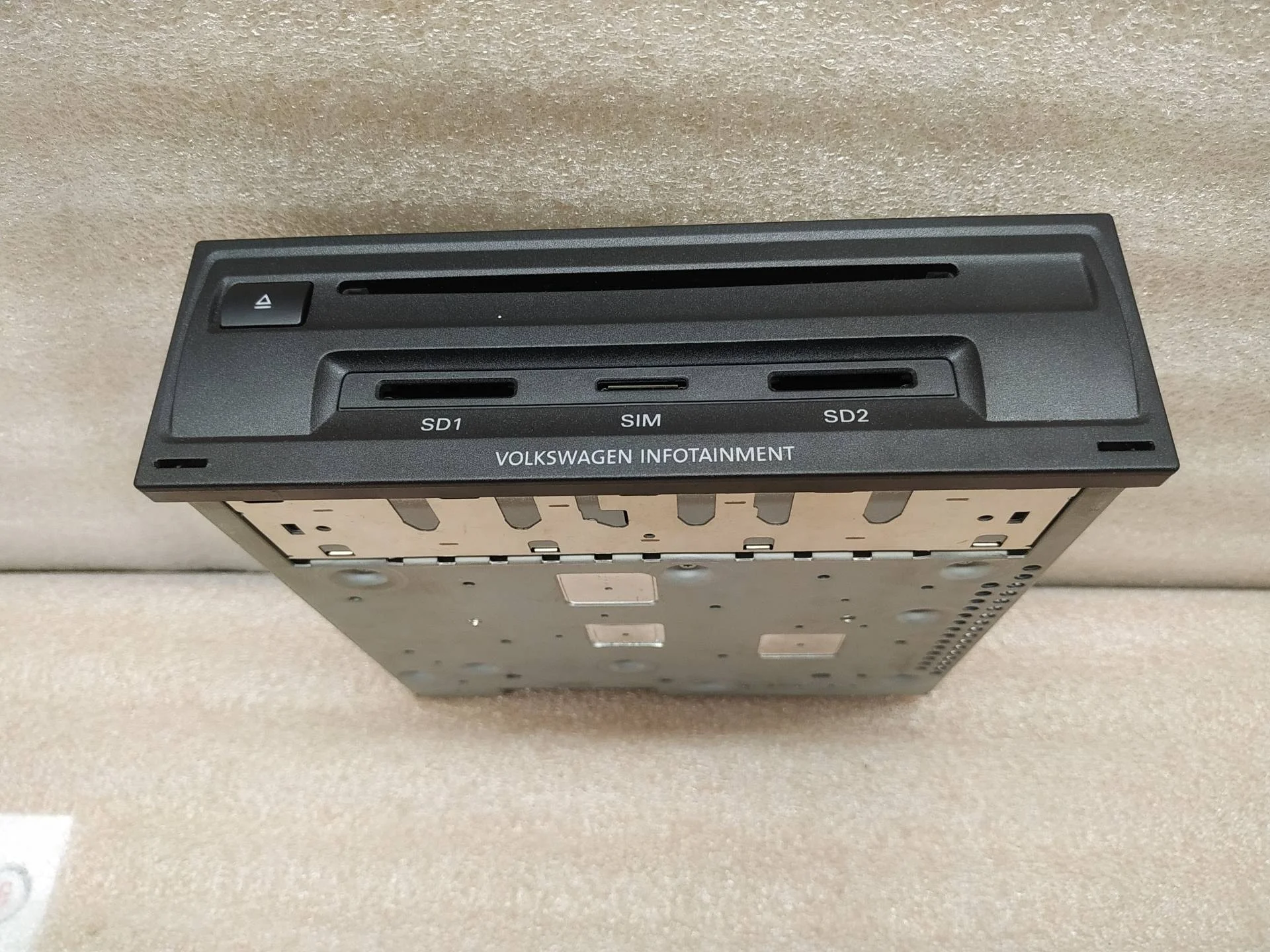 магнитола Volkswagen Touareg 2 7P6 2011