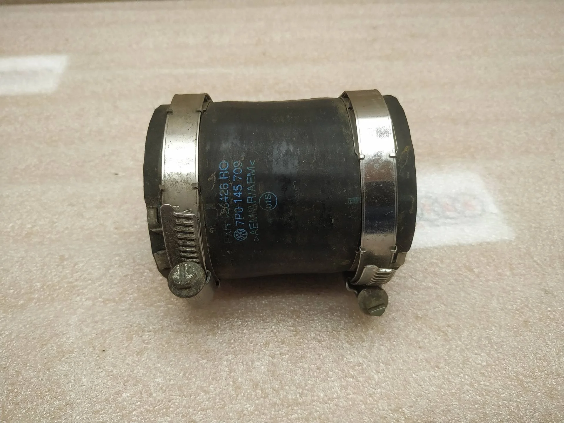 патрубок интеркулера Volkswagen Touareg 2 7P6 2011