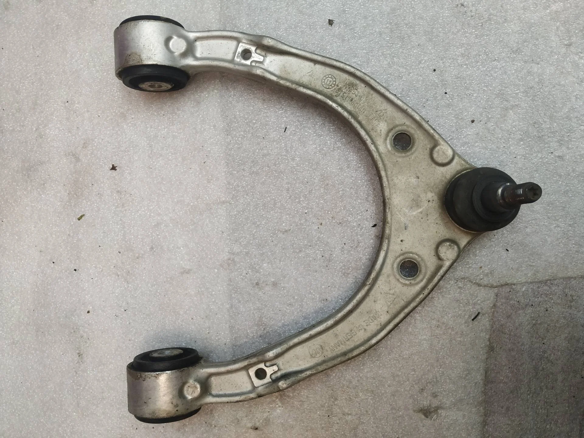 рычаг передний Volkswagen Touareg 2 7P6 2012