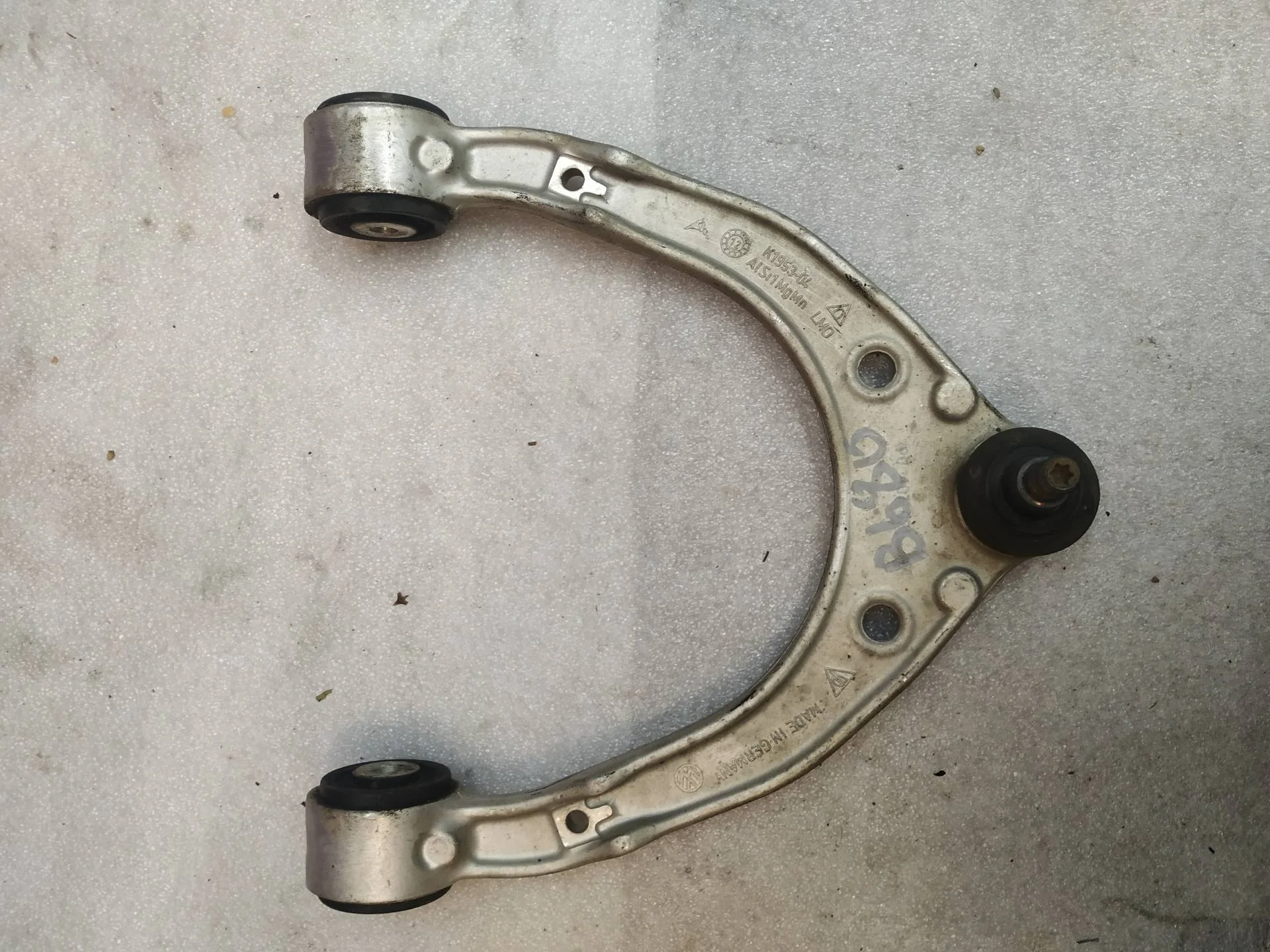 рычаг передний Volkswagen Touareg 2 7P6 2012