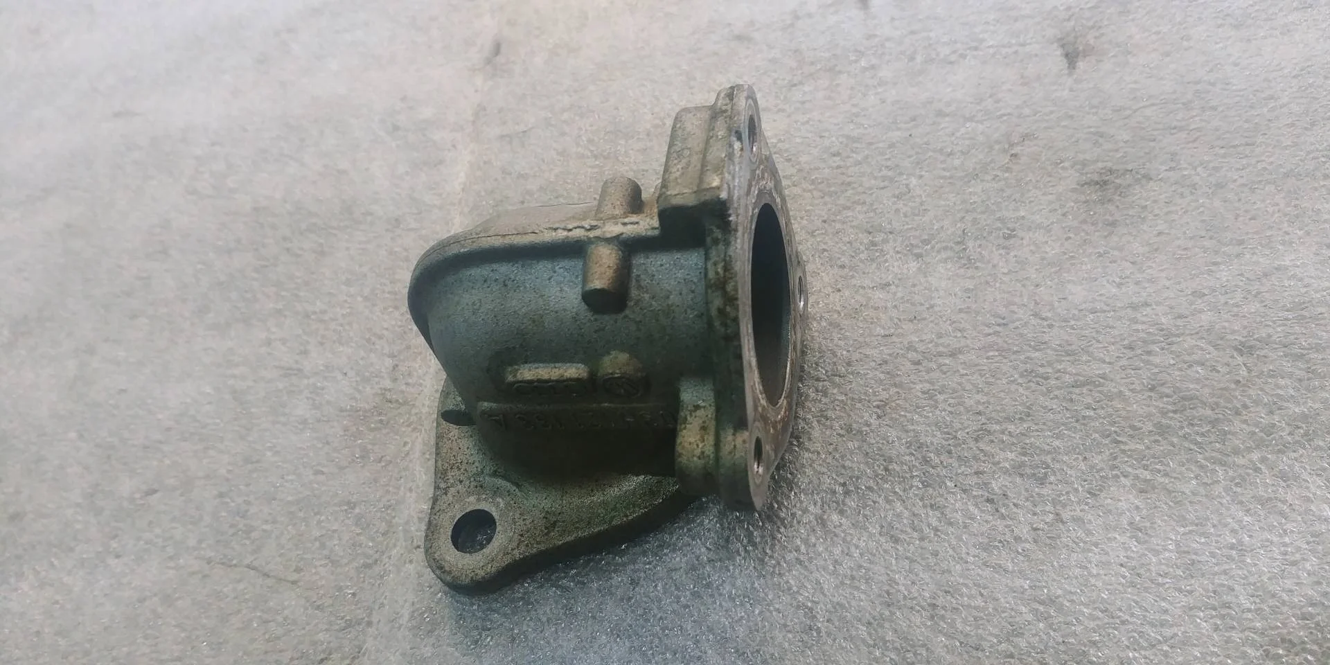 Фланец двигателя Volkswagen Touareg 2 7P6 2011