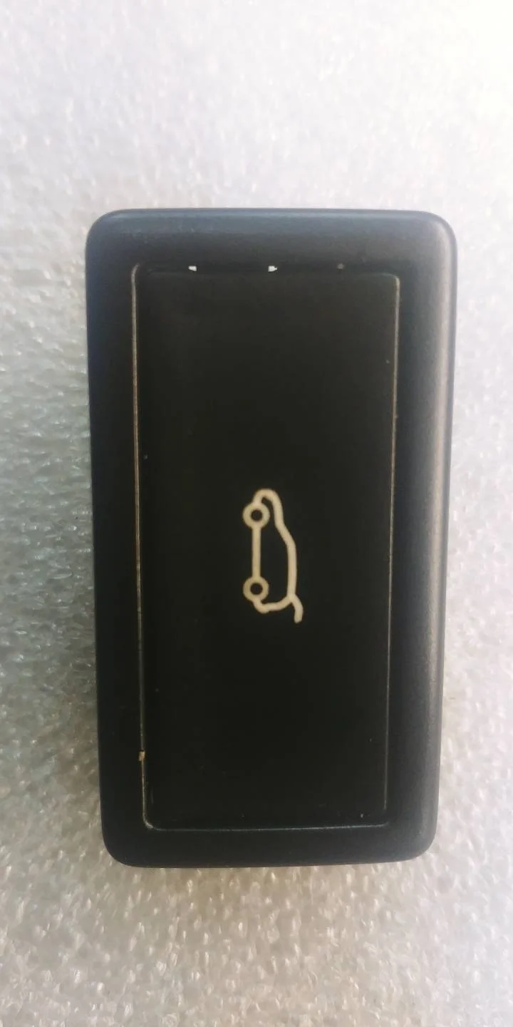 кнопка открытия багажника Volkswagen Touareg 2 7P6 2011