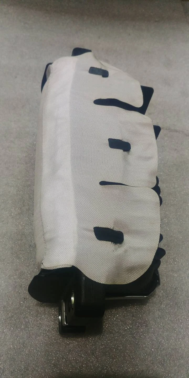 подушка безопасности пассажира Volkswagen Touareg 2 7P6 2012