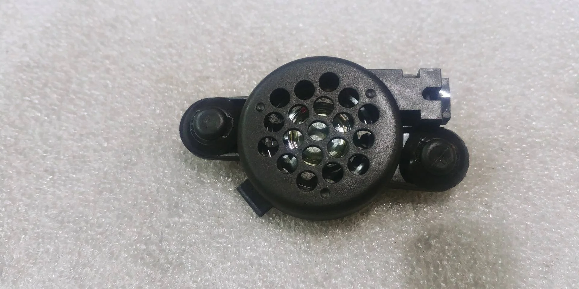 динамик высокочастотный (пищалка) двери Volkswagen Touareg 2 7P6 2014