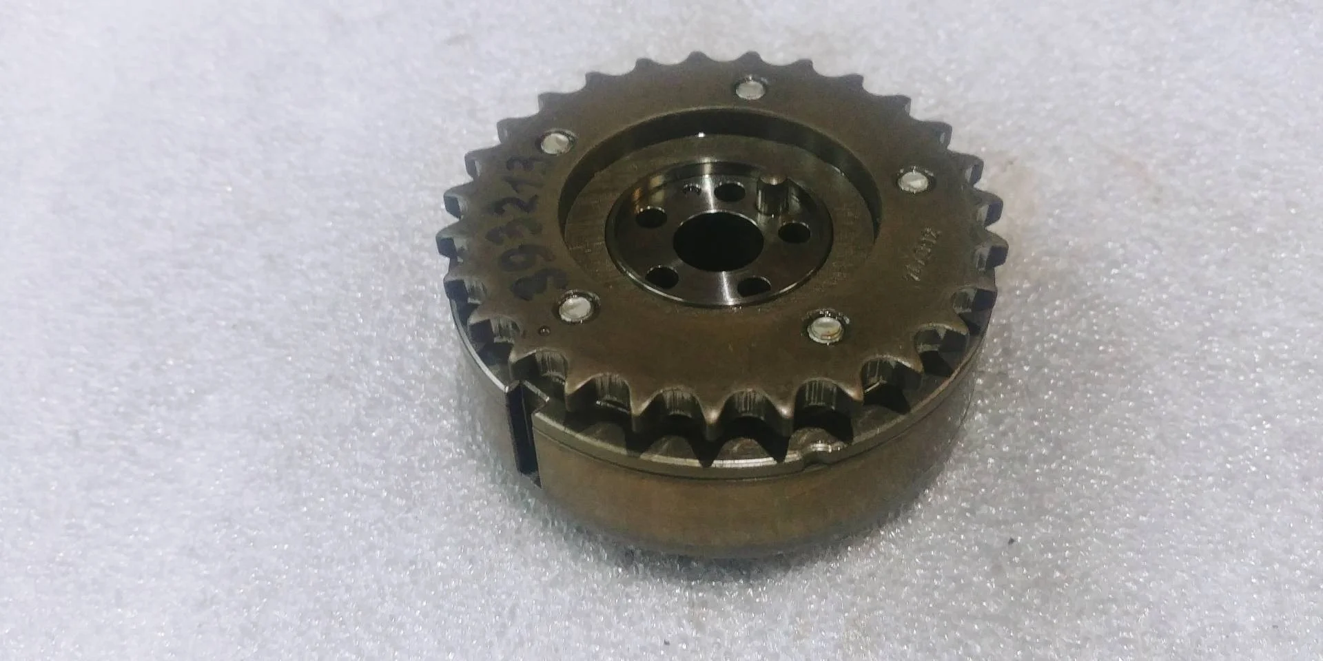 шестерня изменения фаз грм Volkswagen Touareg 2 7P6 2015