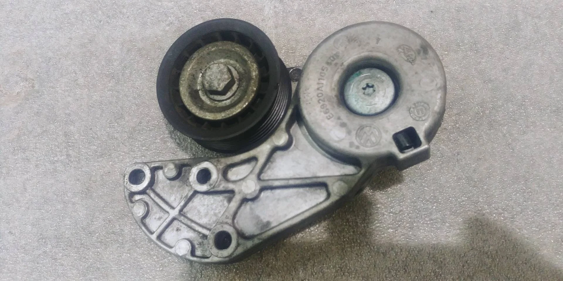 Натяжной механизм Volkswagen Touareg 2 7P6 2015