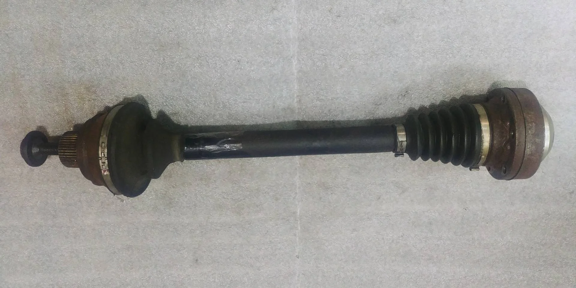 полуось задняя правая Audi A5 8T 8T 2010