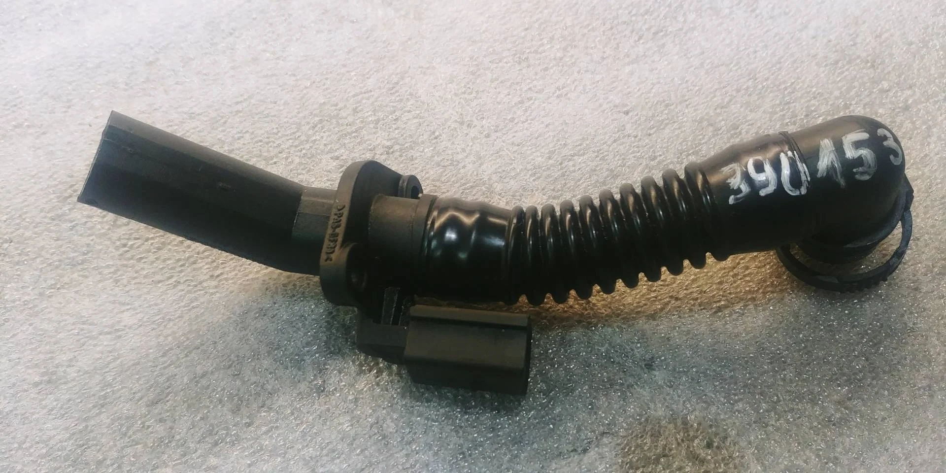 патрубок (трубопровод, шланг) Volkswagen Touareg 2 7P6 2013