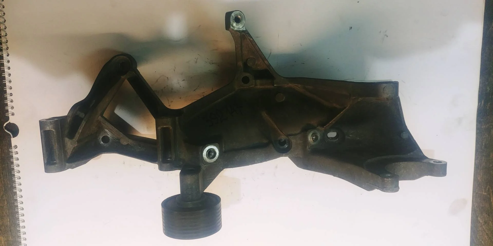 кронштейн генератора Volkswagen Touareg 2 7P6 2012