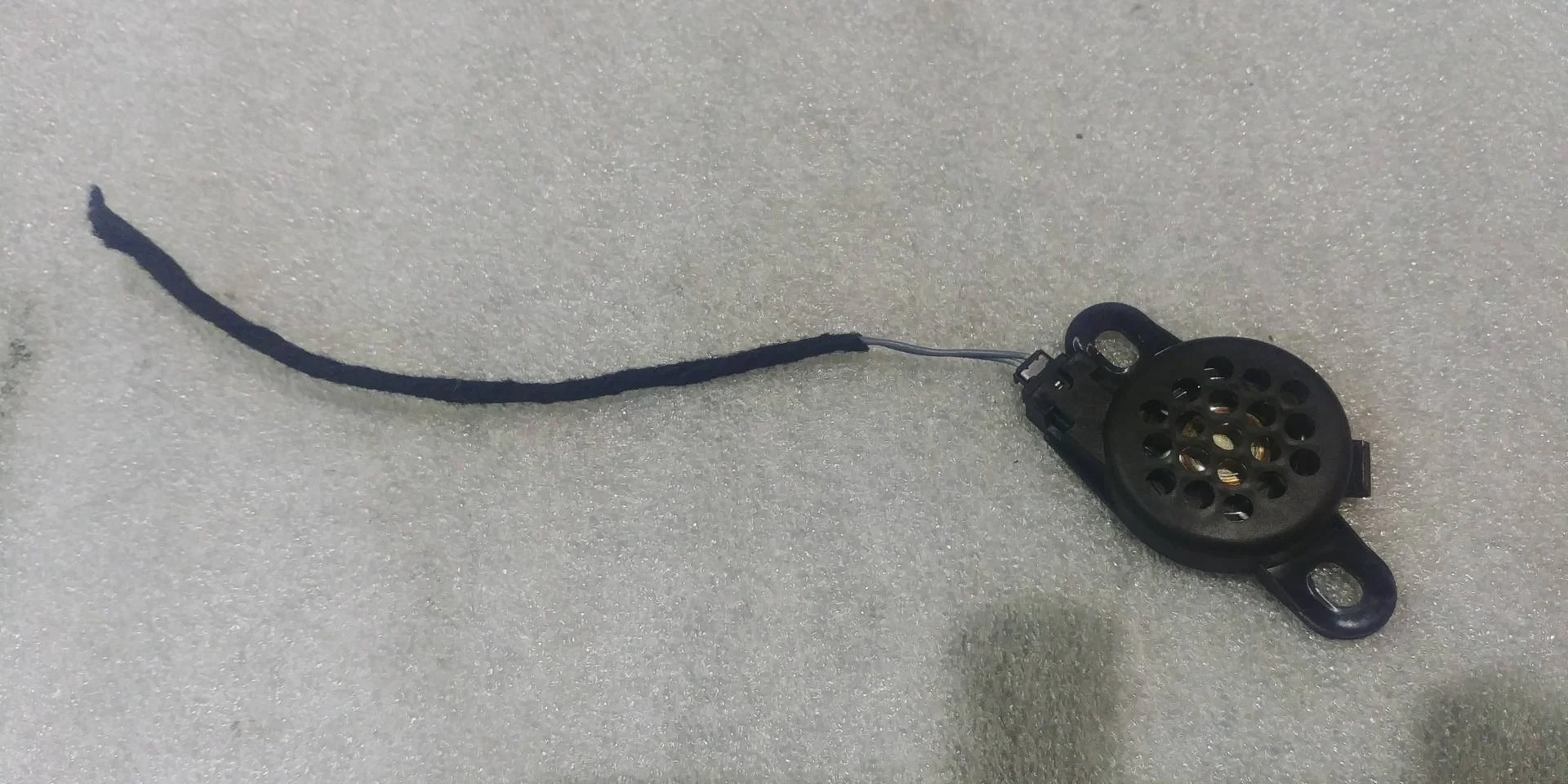 динамик высокочастотный (пищалка) двери Volkswagen Touareg 2 7P6 2013