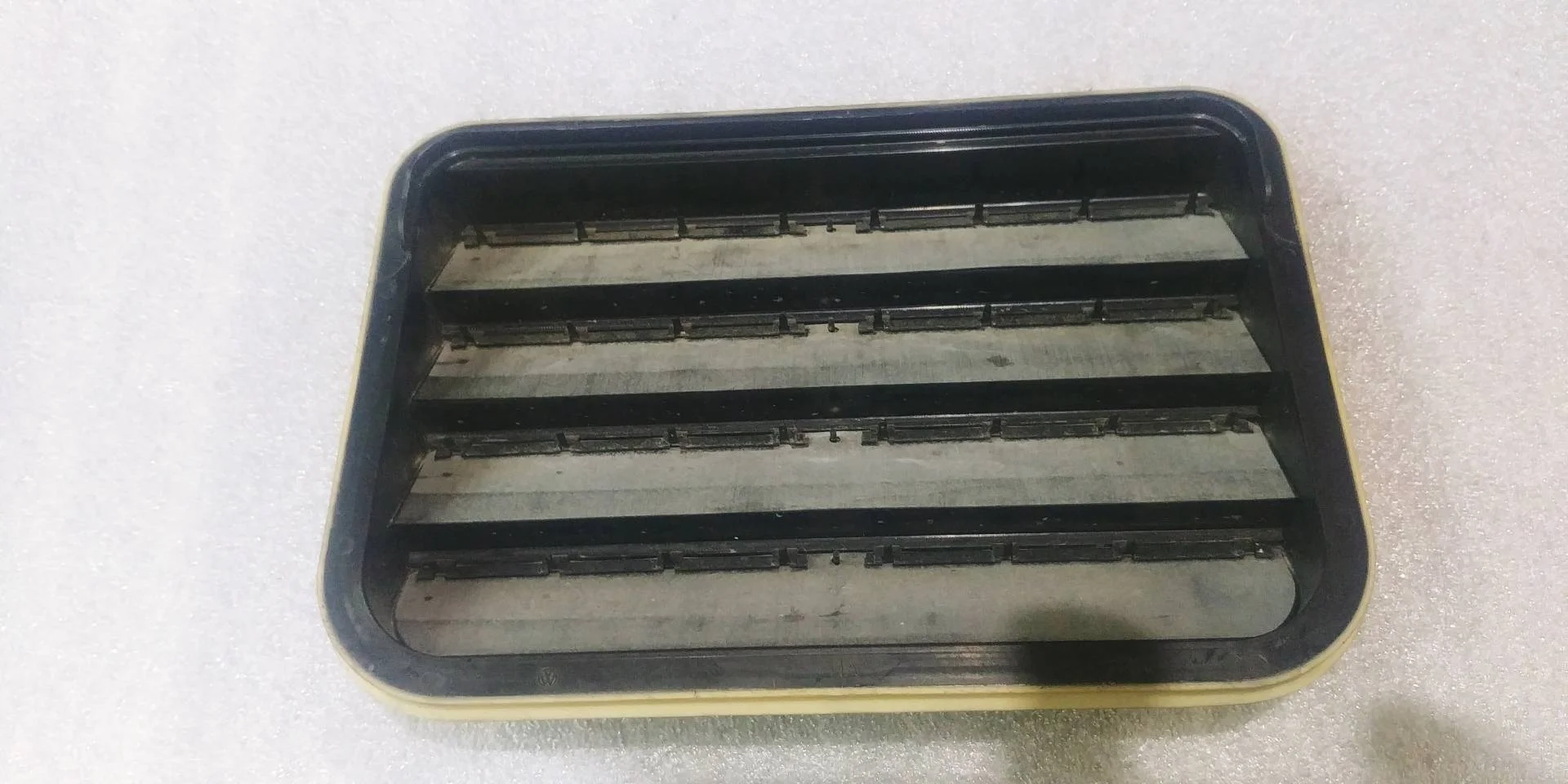 клапан вентиляции кузова Volkswagen Touareg 2 7P6 2012