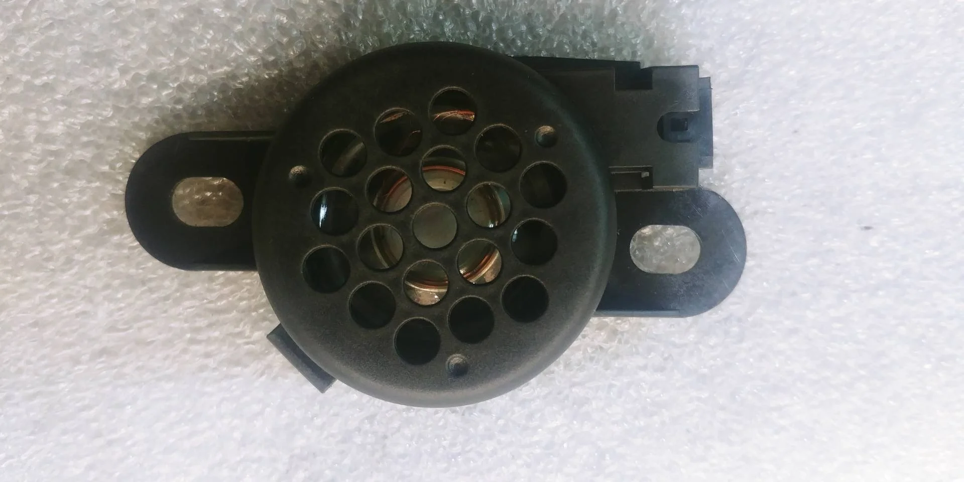 динамик высокочастотный (пищалка) двери Volkswagen Touareg 2 7P6 2016