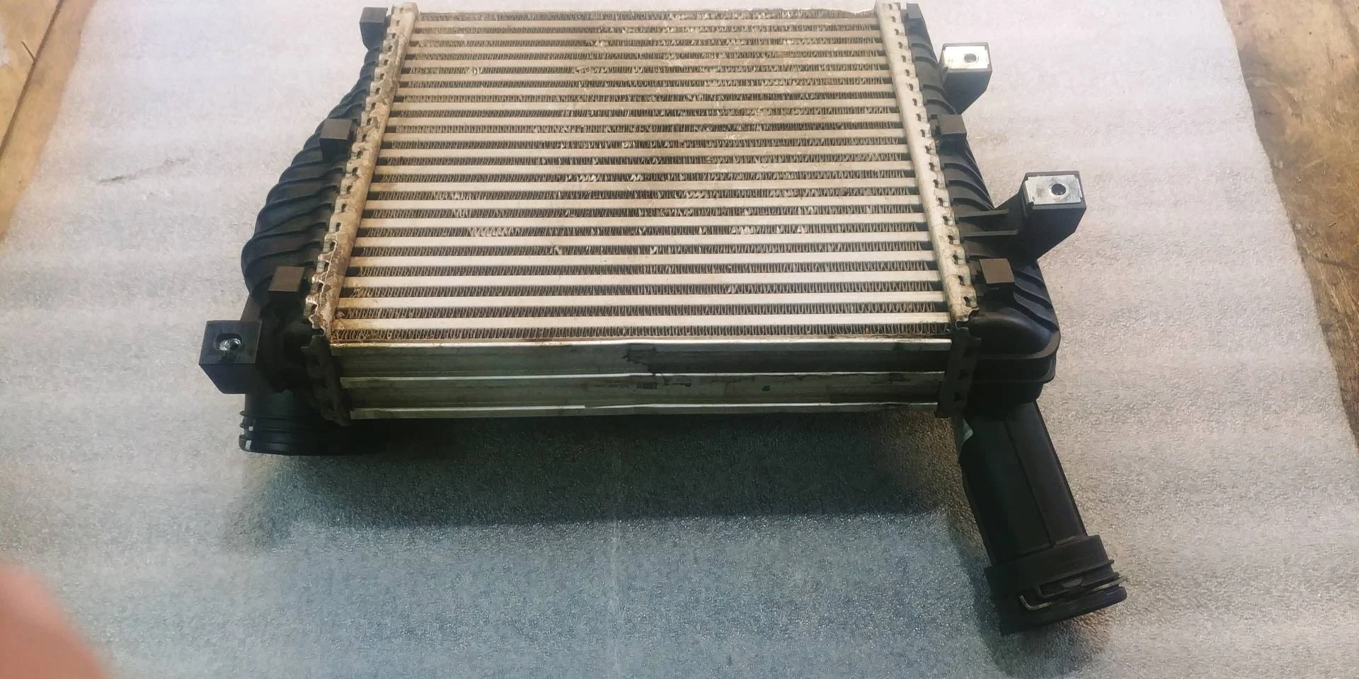 интеркулер правый Volkswagen Touareg 2 7P6 2013