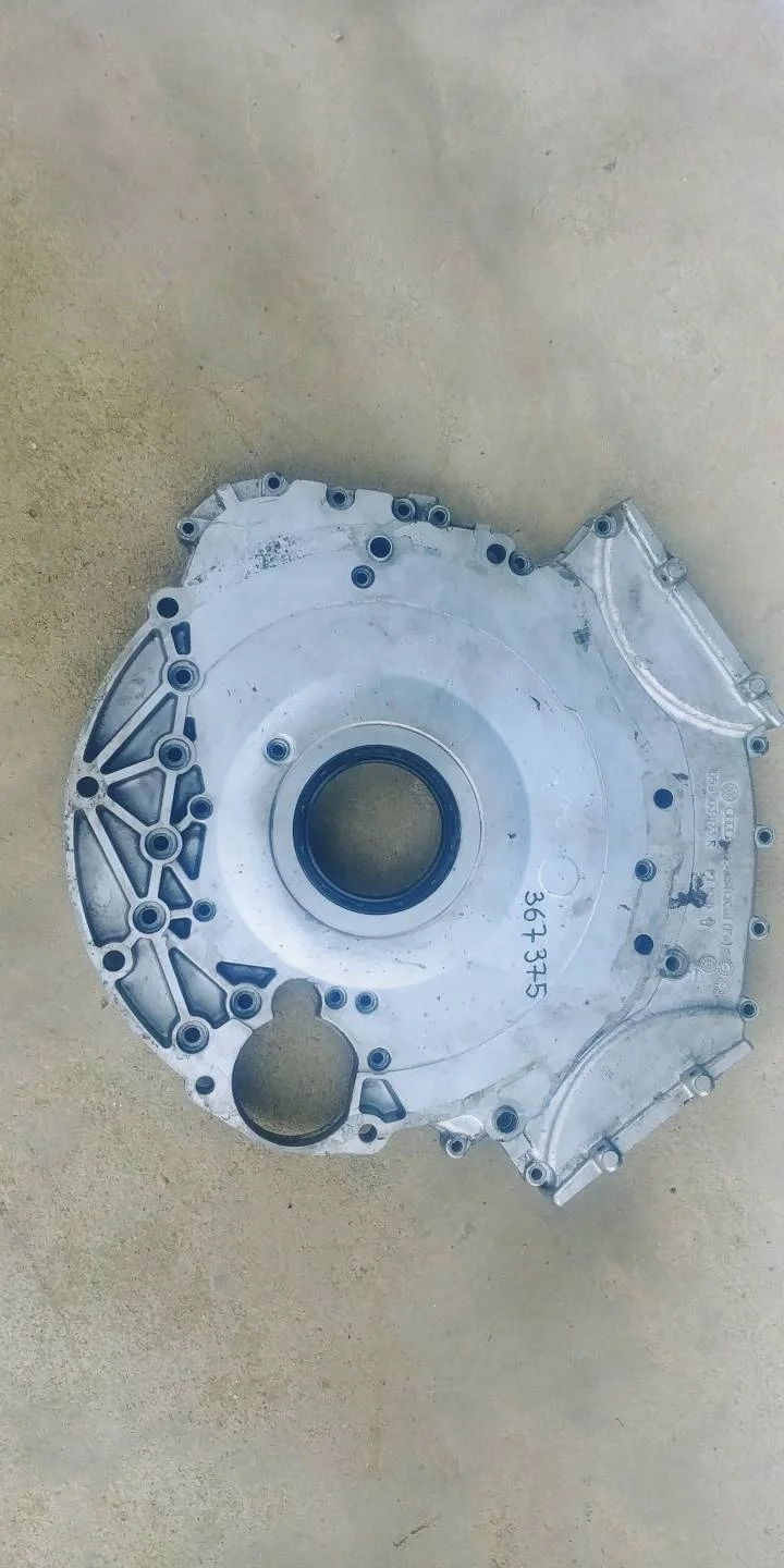 крышка коленвала задняя Audi Q7 4L 4LB 2006