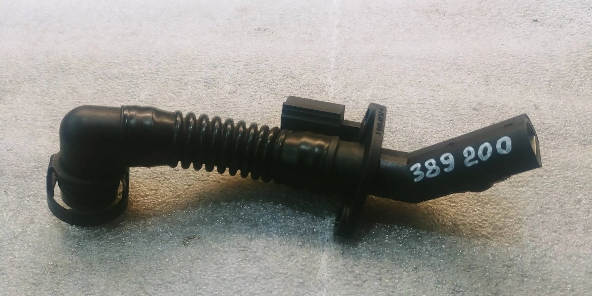 патрубок (трубопровод, шланг) Volkswagen Touareg 2 7P6 2012