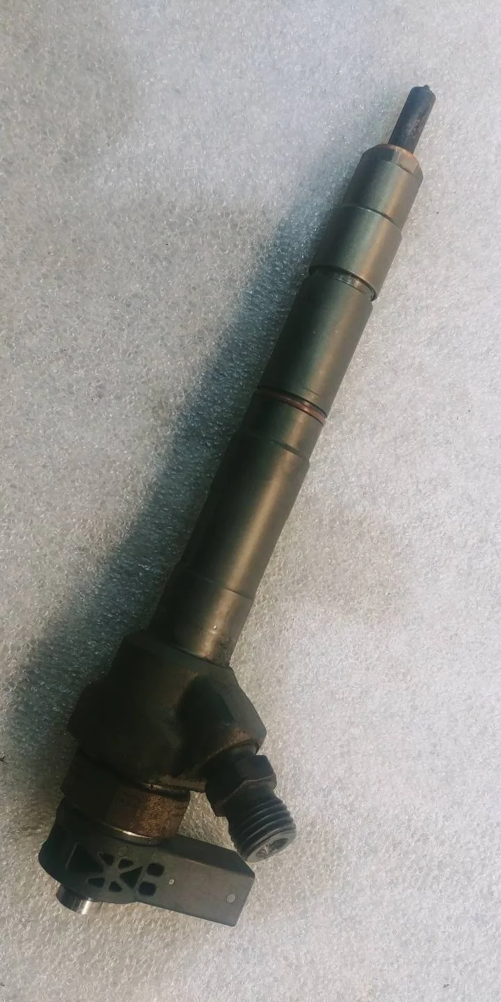 форсунка топливная Volkswagen Tiguan  2011