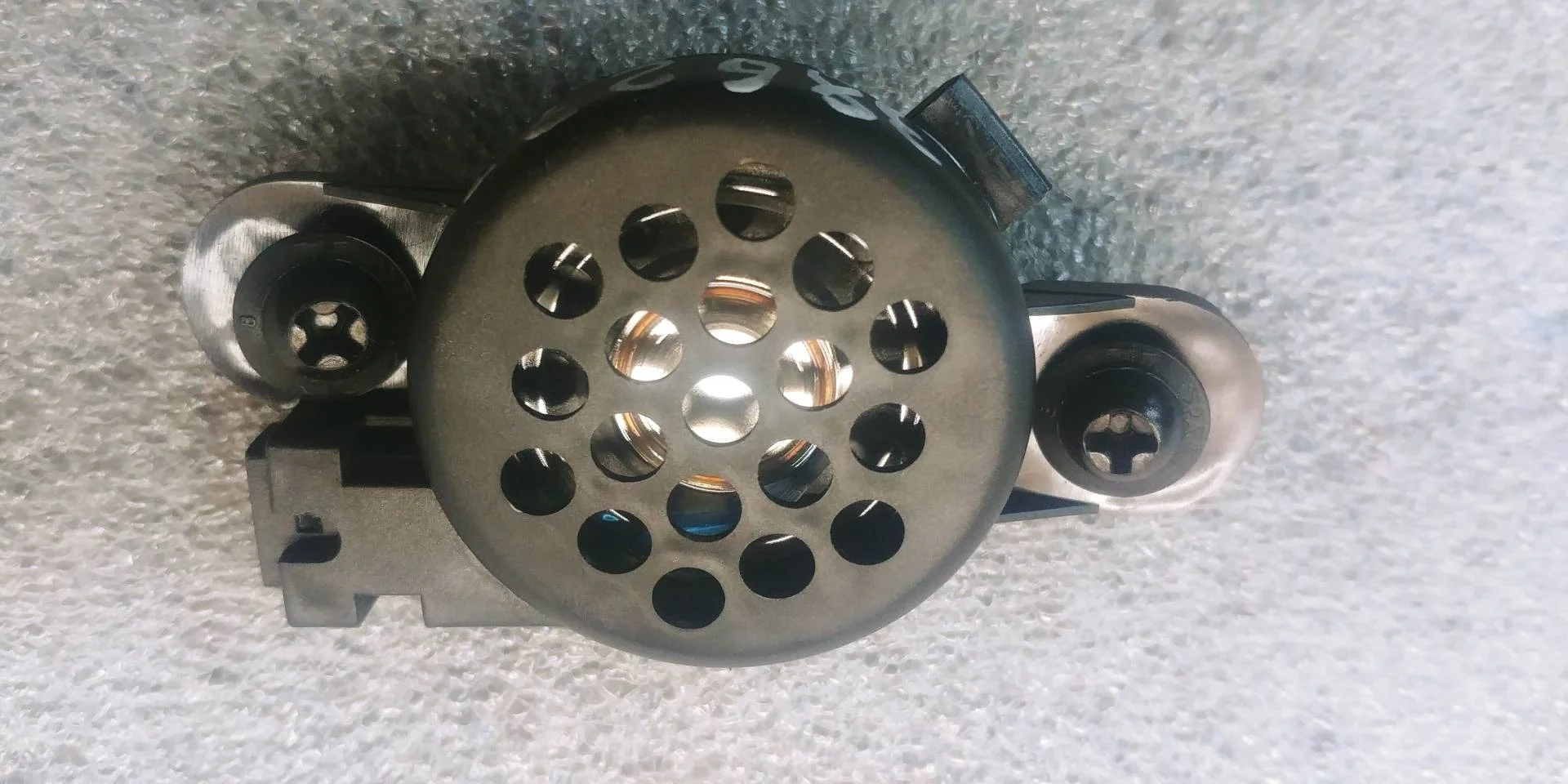 динамик высокочастотный (пищалка) двери Volkswagen Touareg 2 7P6 2013