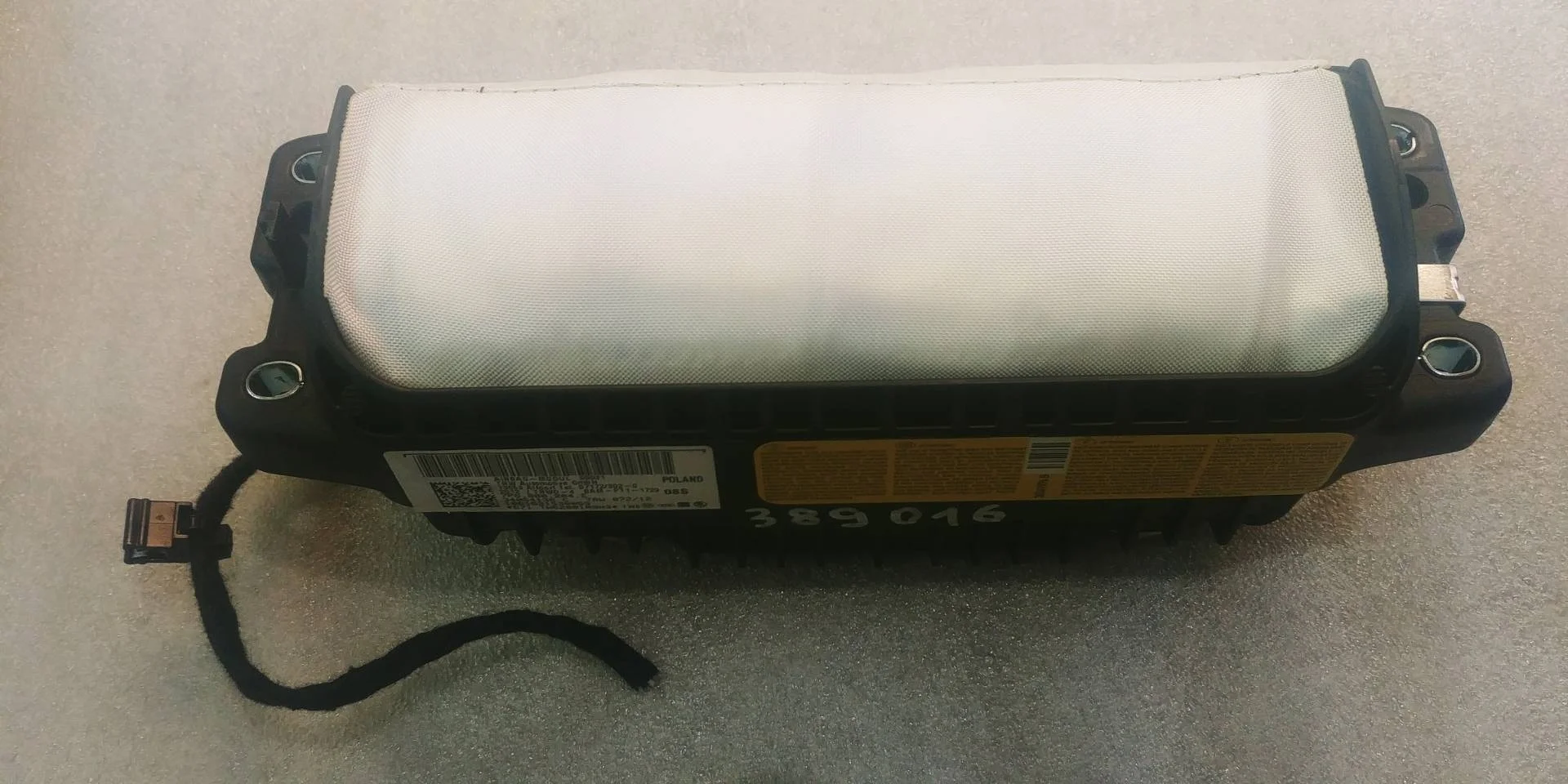 подушка безопасности пассажира Volkswagen Touareg 2 7P6 2012