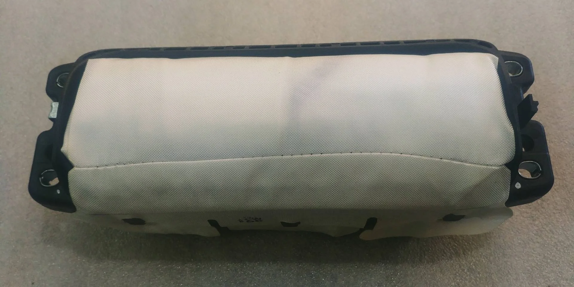 подушка безопасности пассажира Volkswagen Touareg 2 7P6 2011