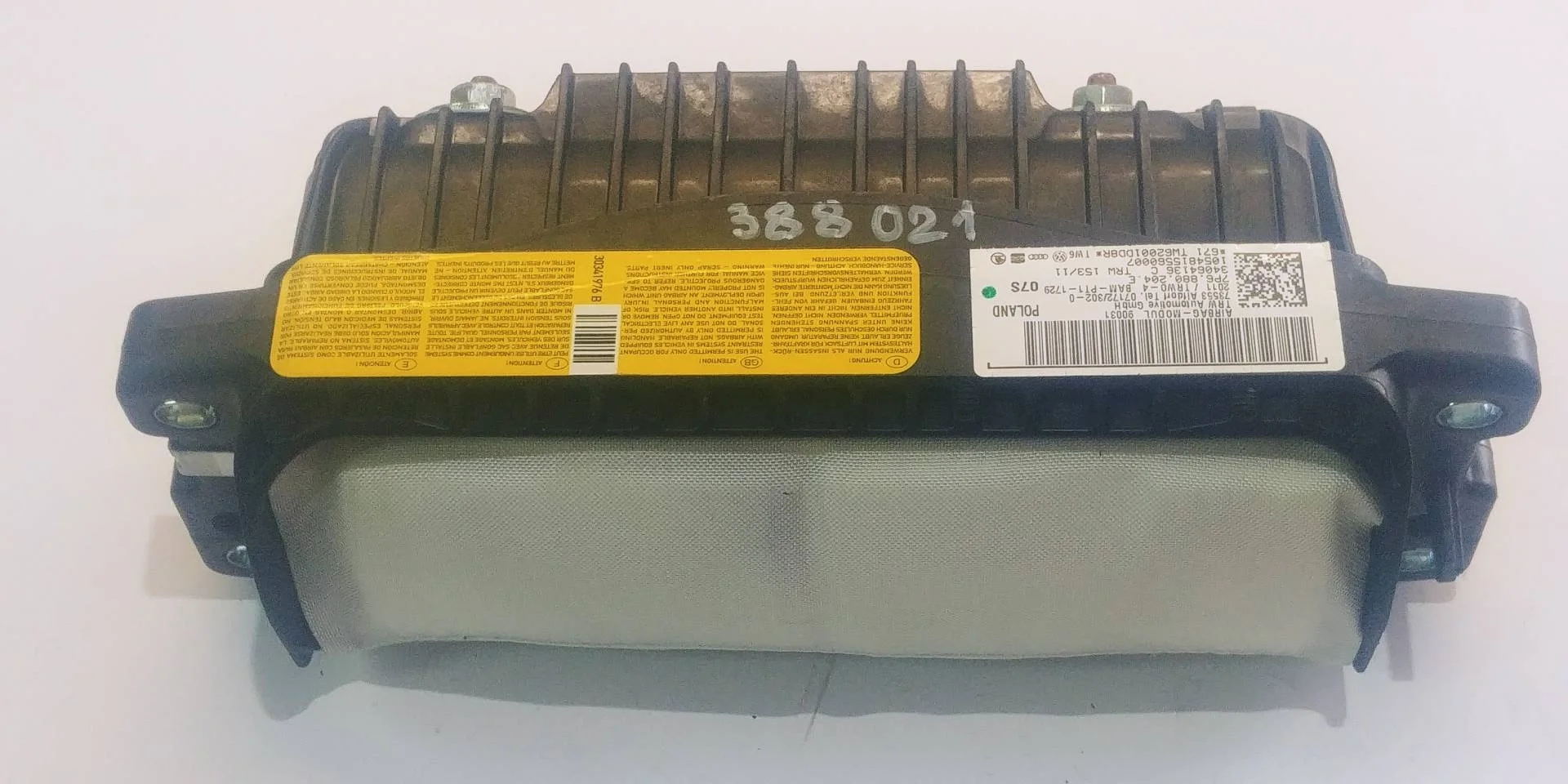 подушка безопасности пассажира Volkswagen Touareg 2 7P6 2012