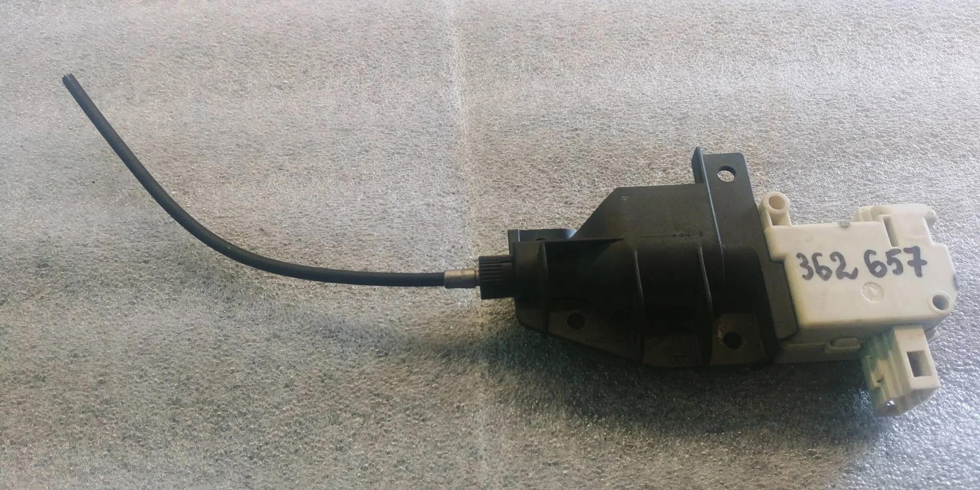 замок бардачка Audi Q7 4L 4LB 2007