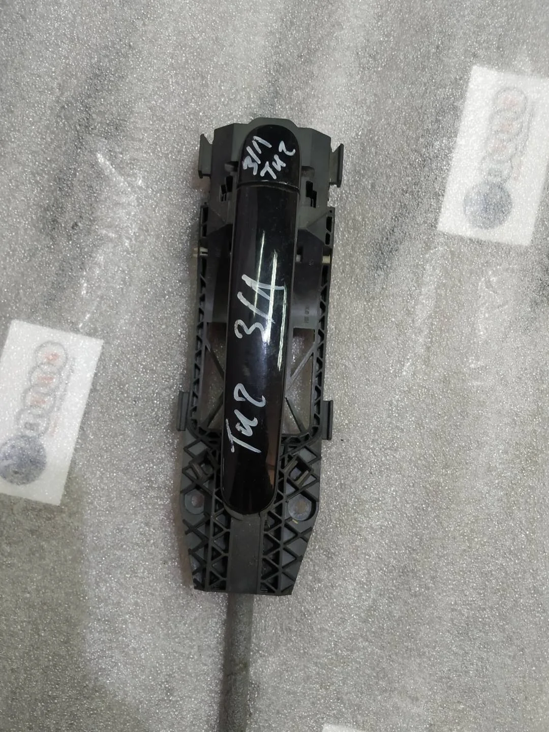 ручка наружная двери Volkswagen Tiguan