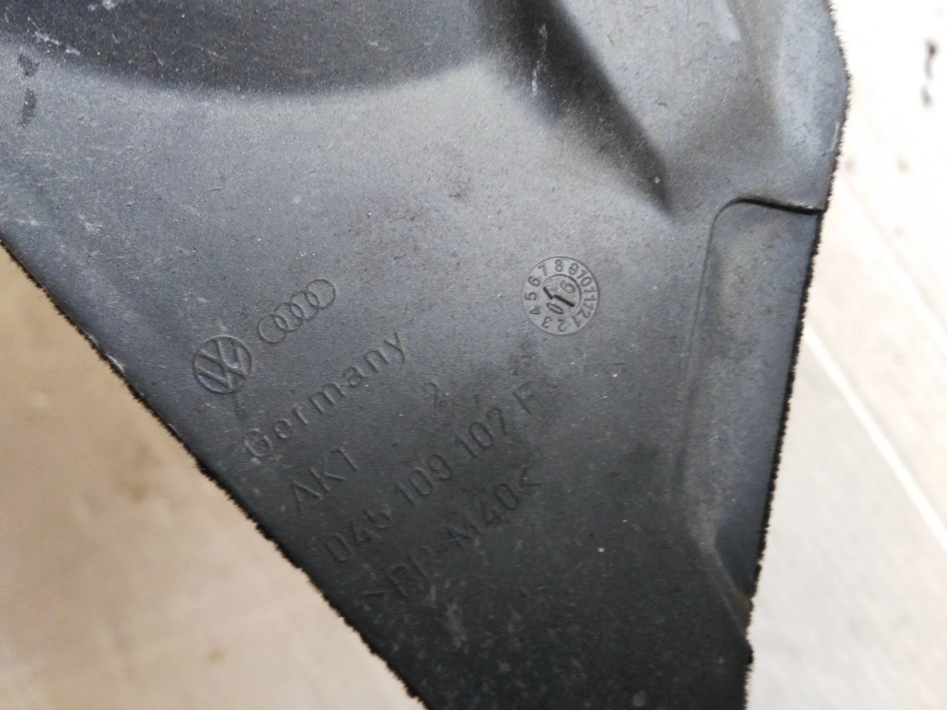 защита (кожух) ремня ГРМ Volkswagen Passat B6